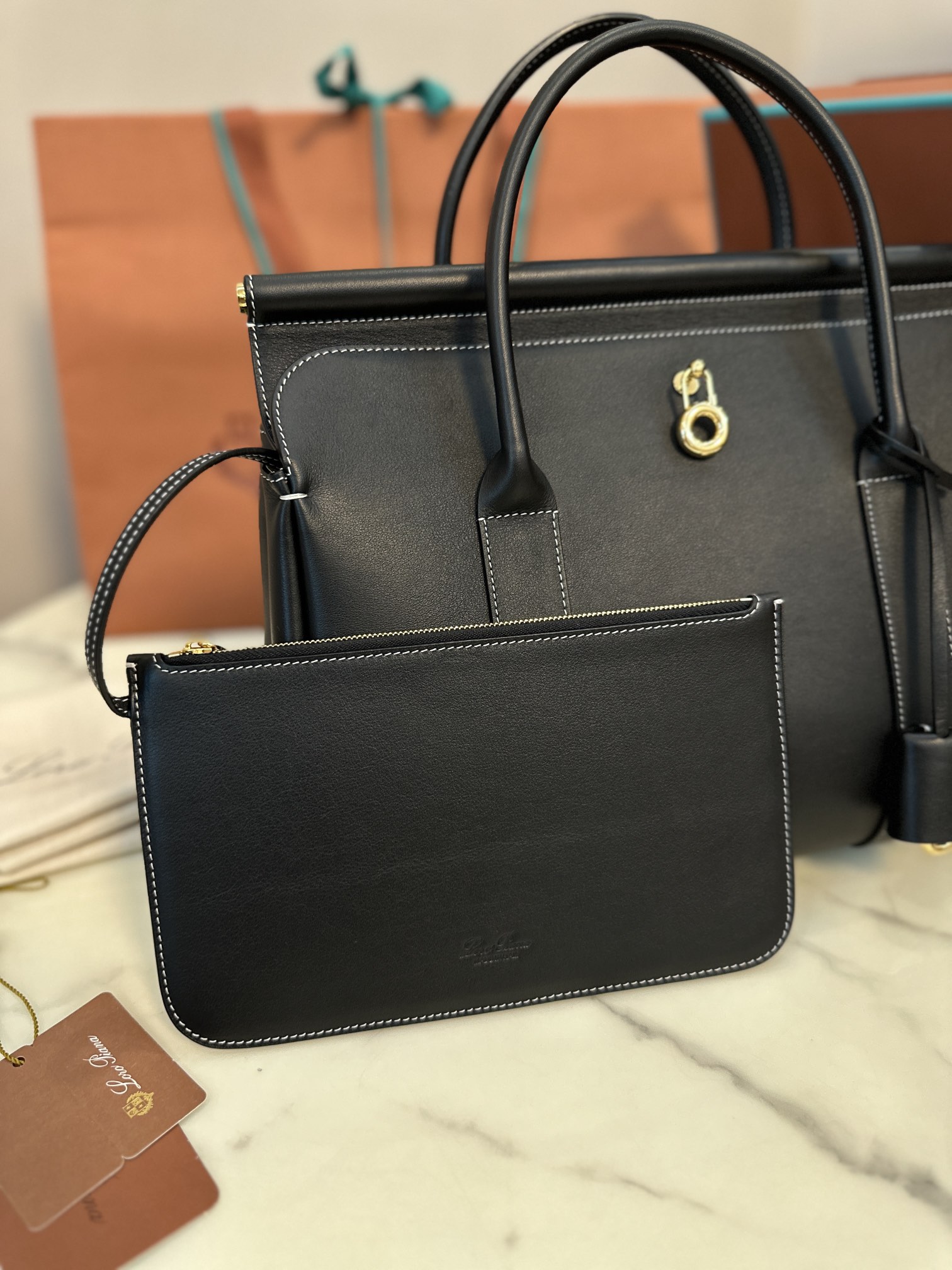 Luxurious Cow Leather Loom Bag by Loro Piana: Stylish and Versatile Handbag - 图片 7