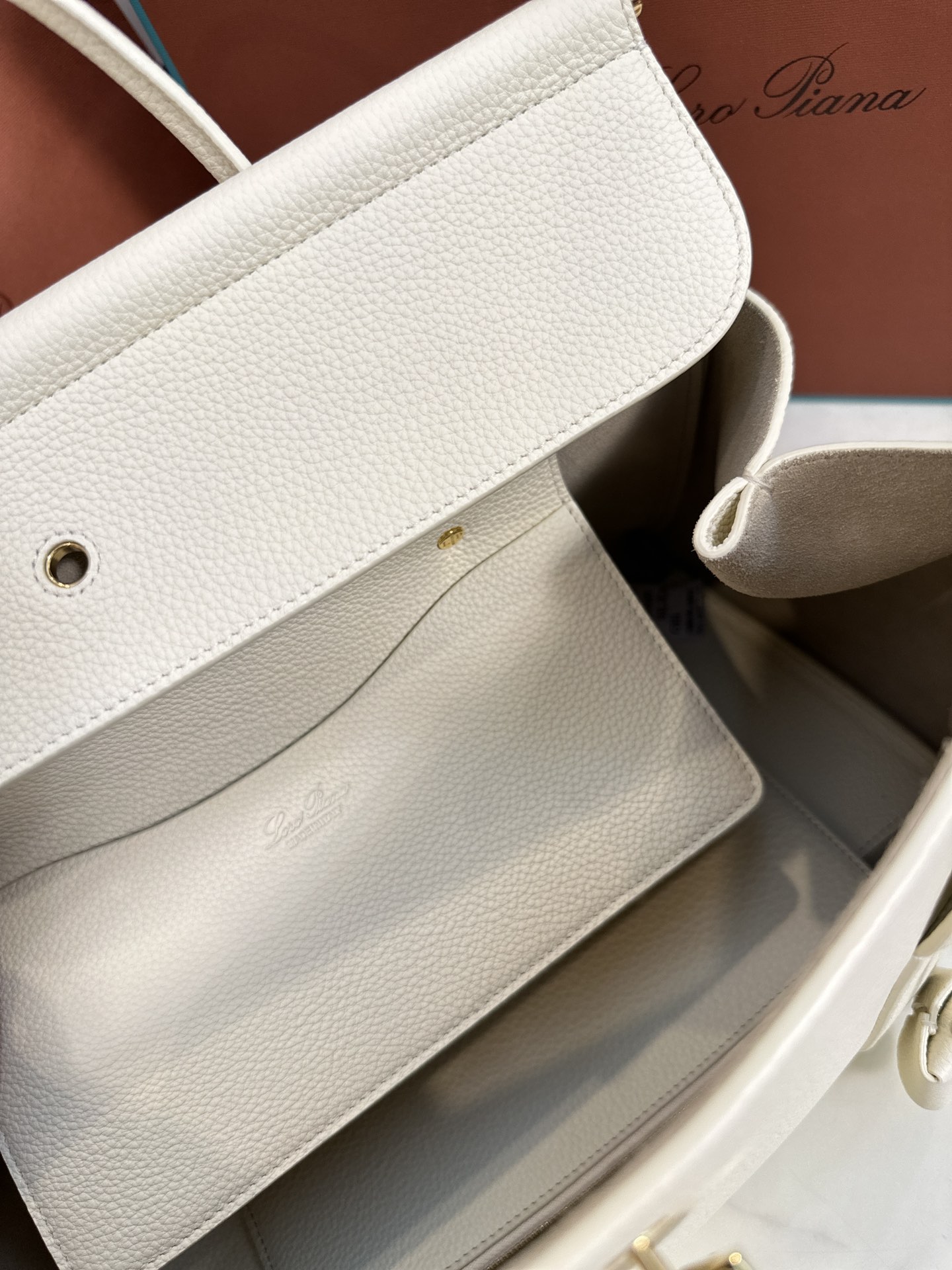 Loro Piana Loom Bag: Luxurious Cow Leather Handbag with Leather Handles - 图片 8