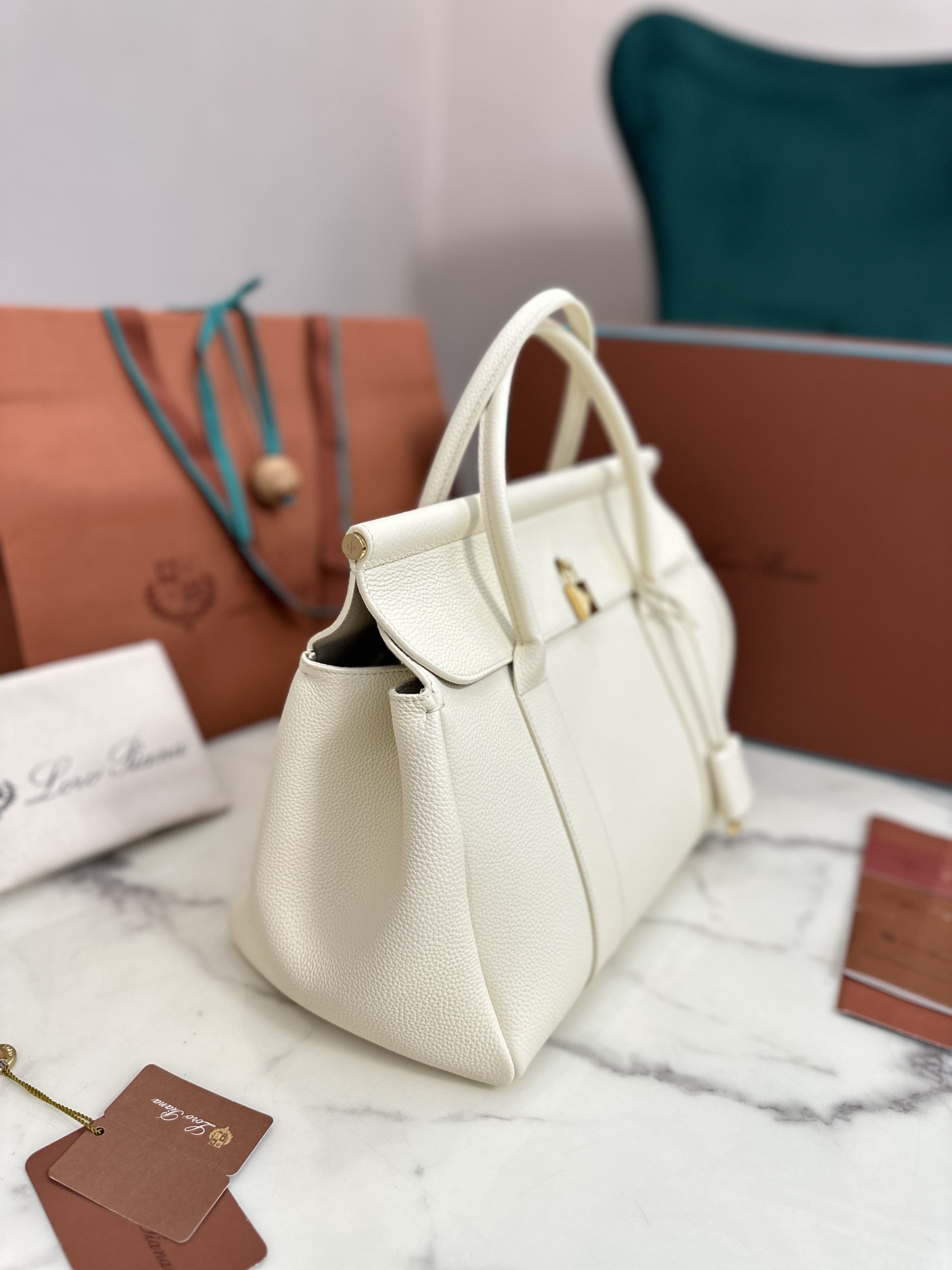 Loro Piana Loom Bag: Luxurious Cow Leather Handbag with Leather Handles - 图片 9