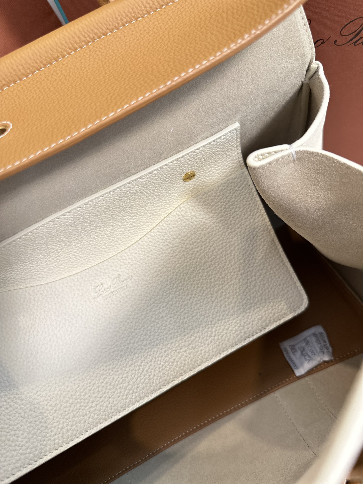 Luxurious Cow Leather Loom Bag by Loropiana: Elegant, Cozy, and Versatile - 图片 7
