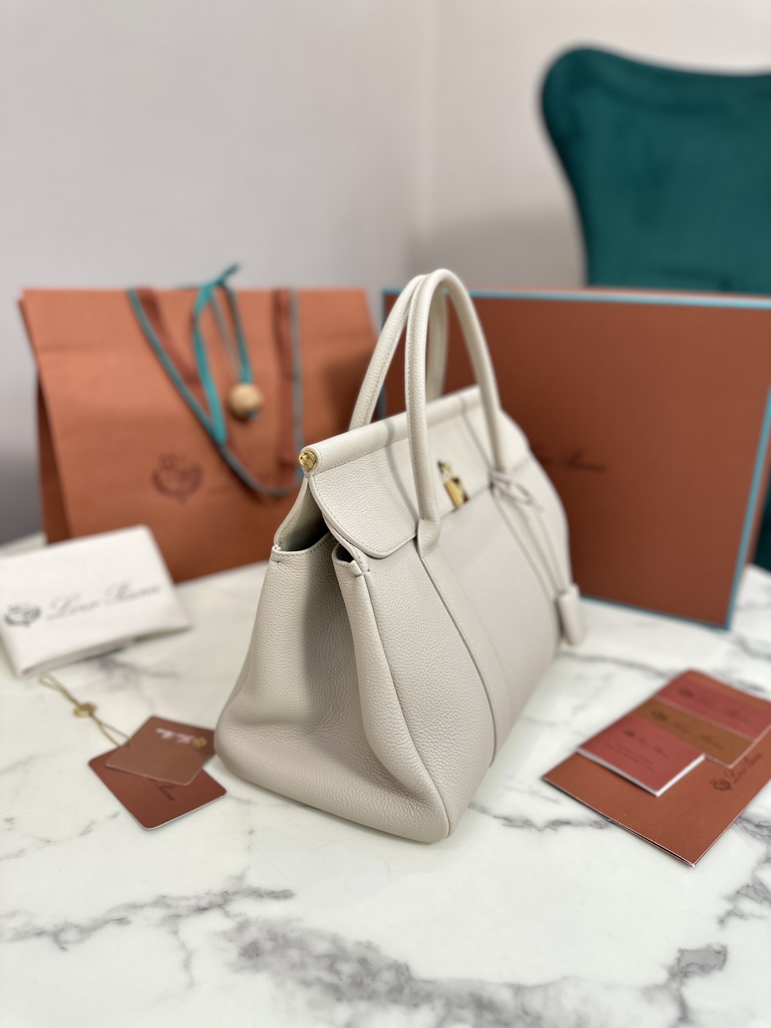 Loro Piana Loom Bag: Luxurious Cow Leather Handbag with Leather Handles - 图片 9