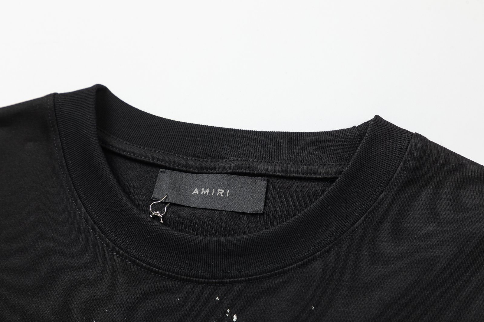 Fashion Review: Amiri Paints Logo on Heavy Black Fabric with 300g Weight - 图片 2