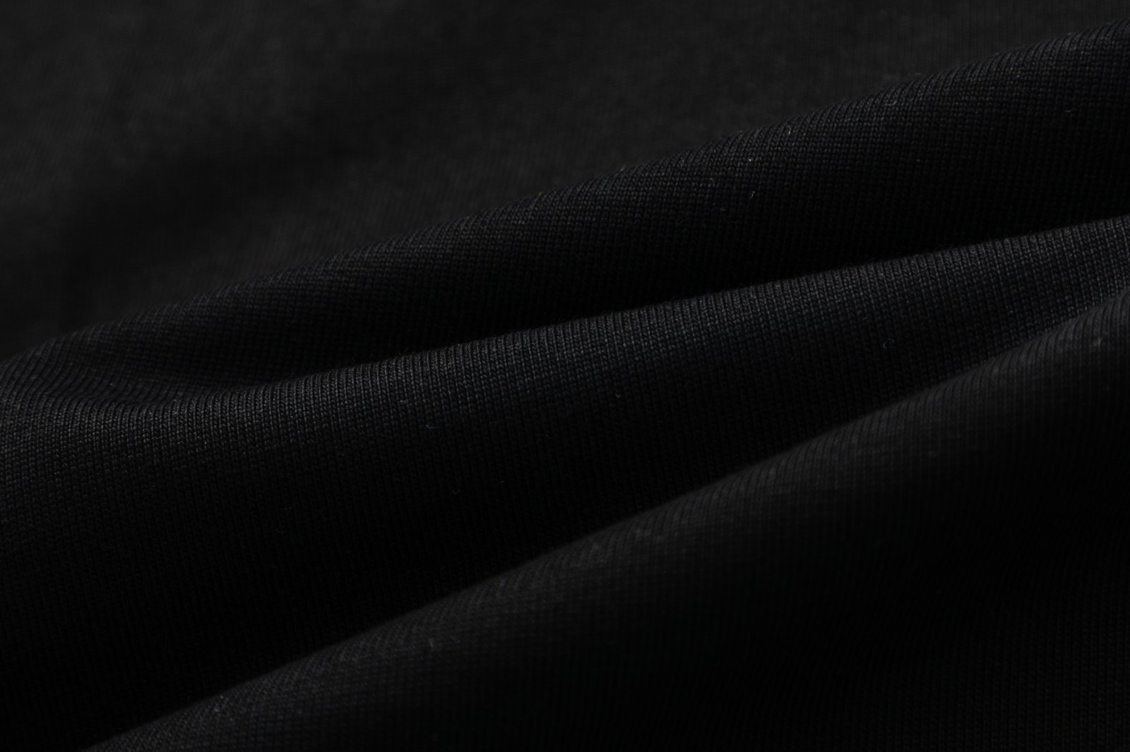 Fashion Review: Amiri Paints Logo on Heavy Black Fabric with 300g Weight - 图片 8