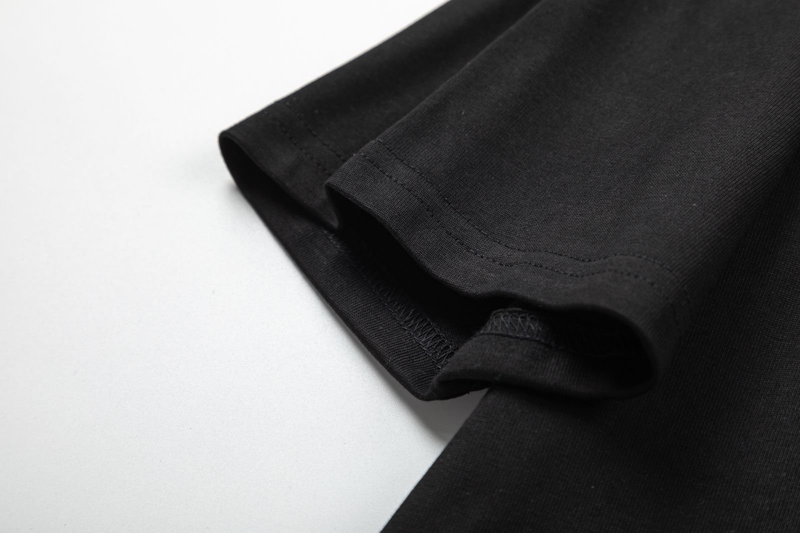 Fashion Review: Amiri Paints Logo on Heavy Black Fabric with 300g Weight - 图片 9