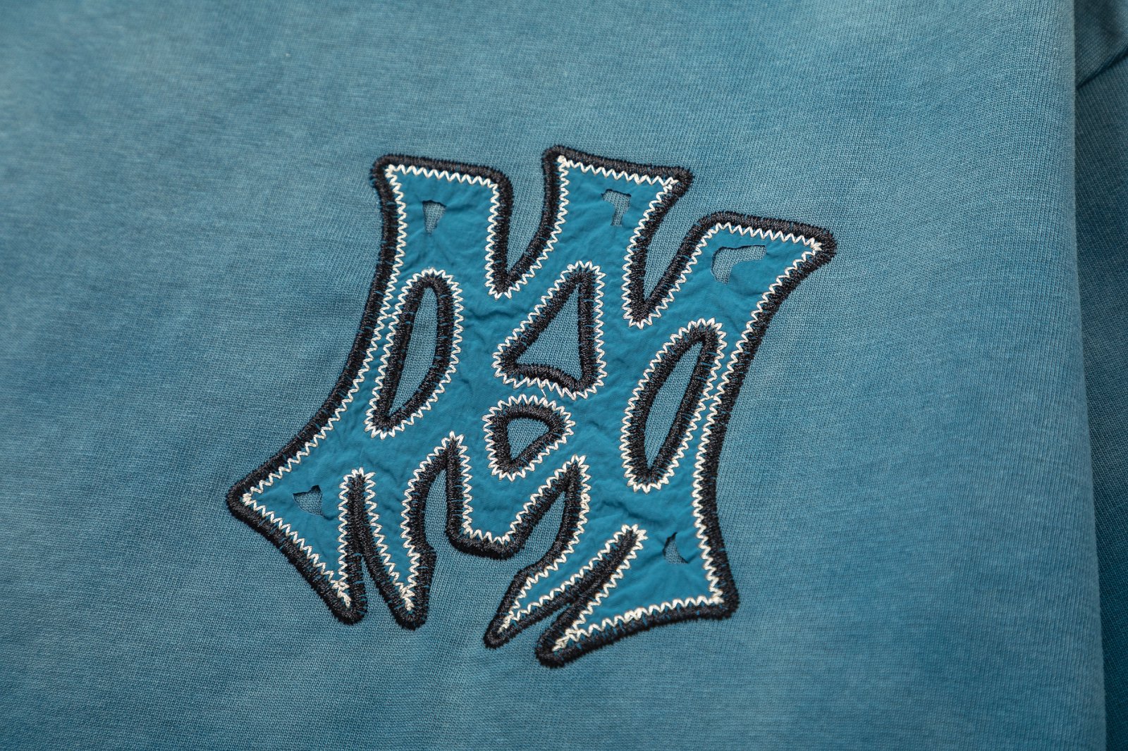 Amiri Shampoo Embroidery Logo Tee in Black and Lake Blue, 300g Fabric. - 图片 6