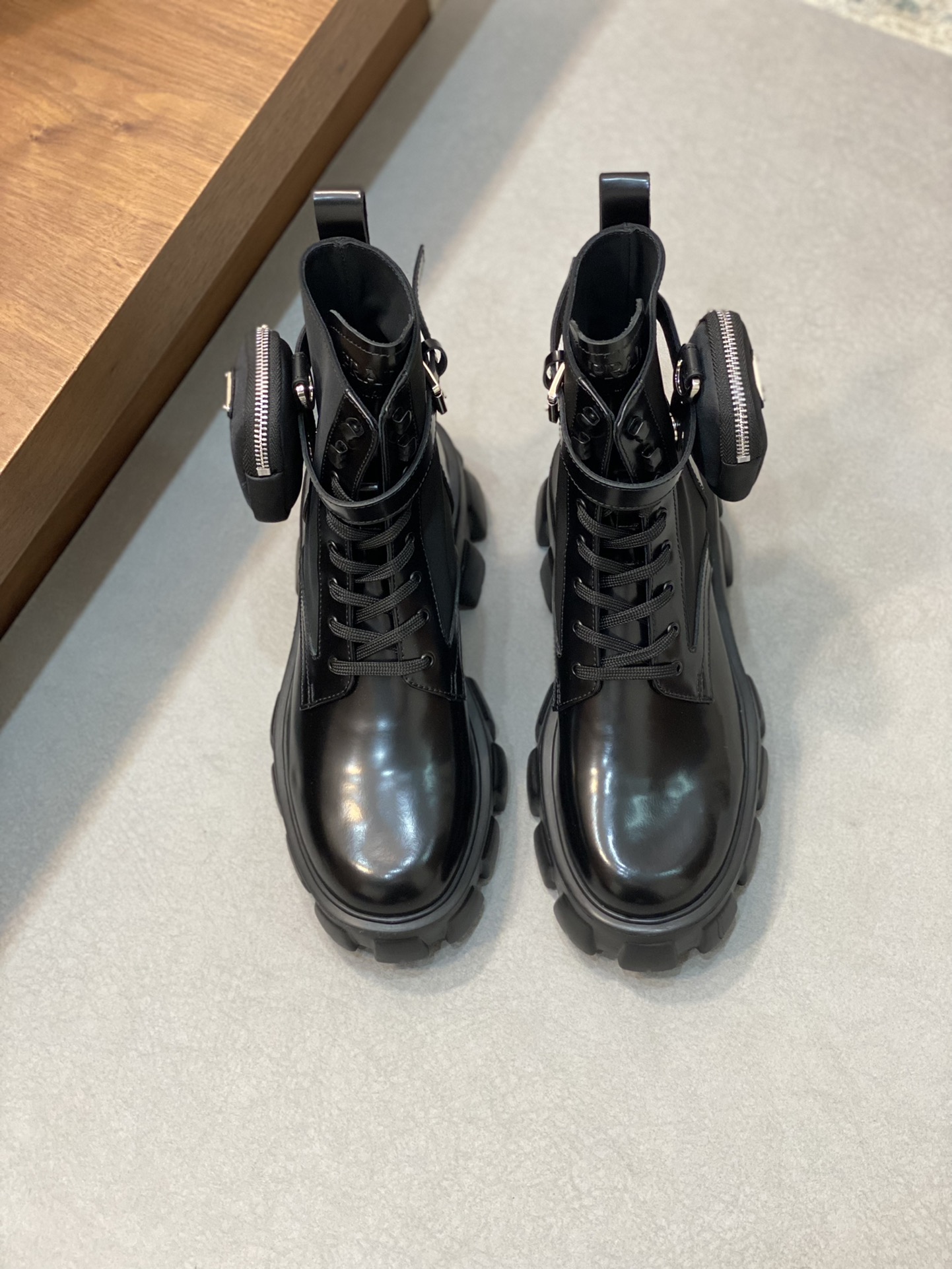 Precio real PRAD*: zapatos de negocios informales de suela gruesa Prada Pujia. Modelo pareja versión alta. La parte sup…
