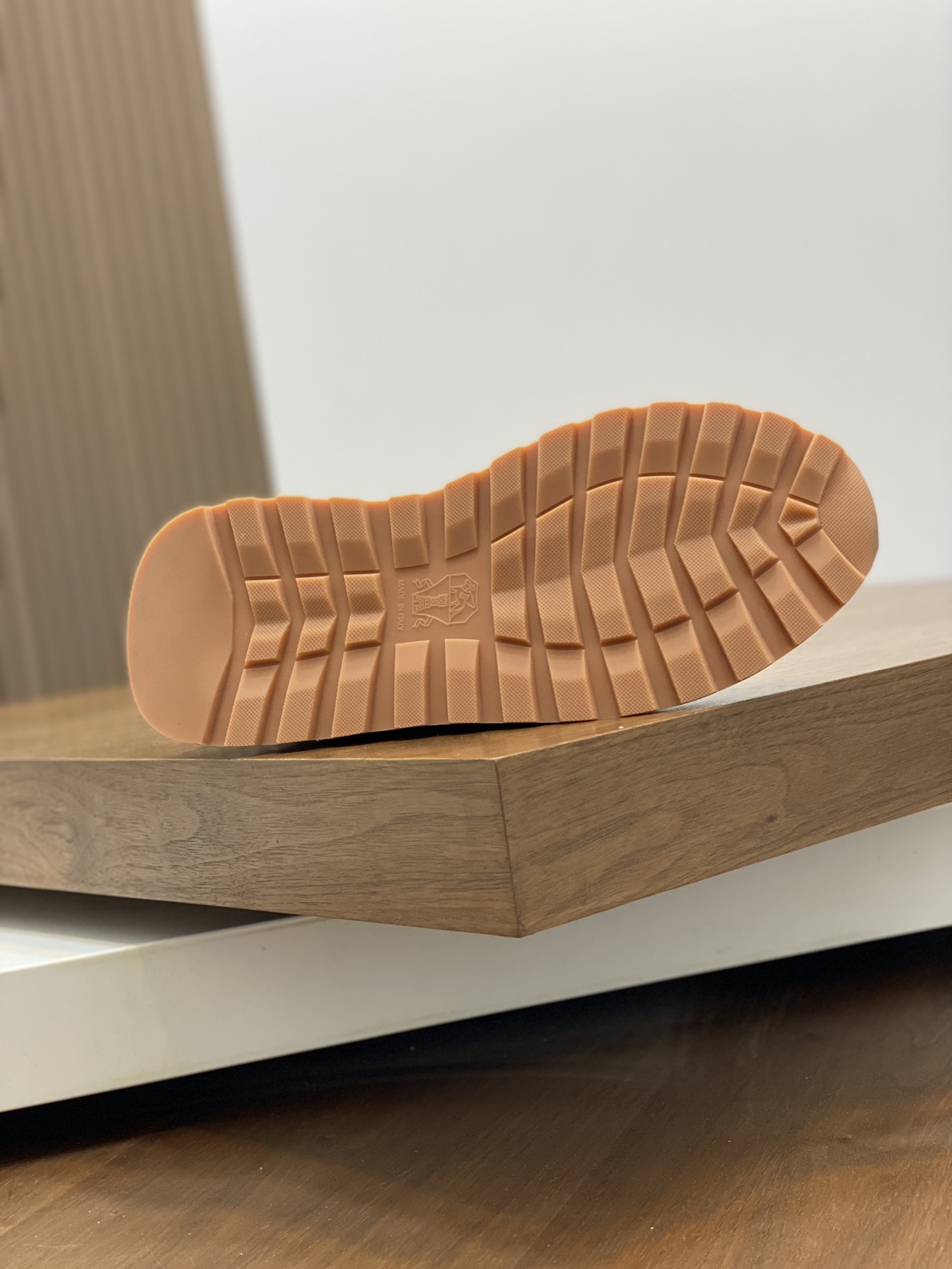 BRUNELLO CUCINELLI zapatillas de deporte de los hombres Este entrenador está hecho de tela de lona, 