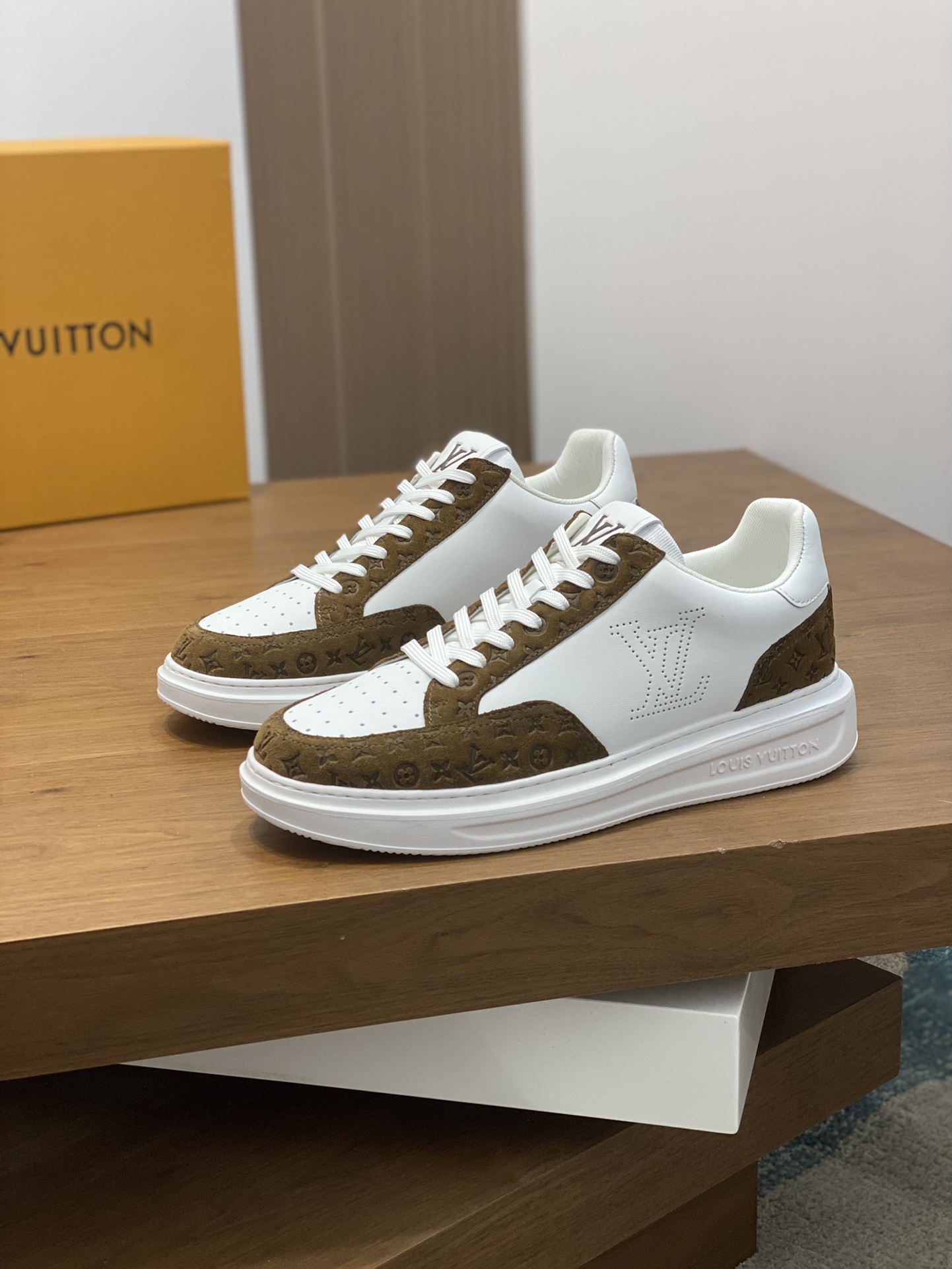 Louis Vuitton Sapatos Tênis Couro de vaca Borracha Calças moletom