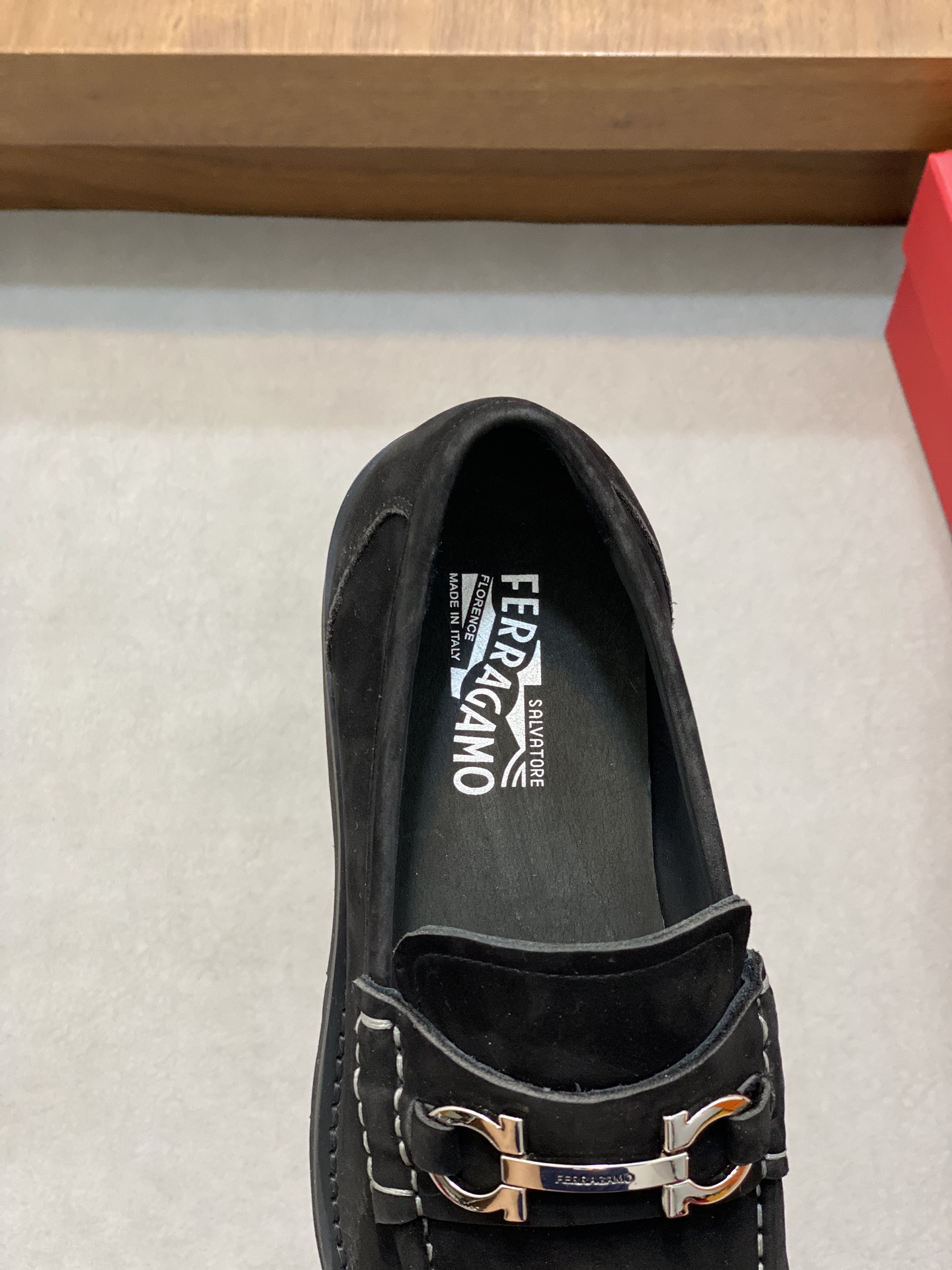 “Ferragamo Men’s Shoes: High-Quality, Top-Heavy, Premium Materials, Gold Detailing, Imported Leather, Wide Size Range” - 图片 7