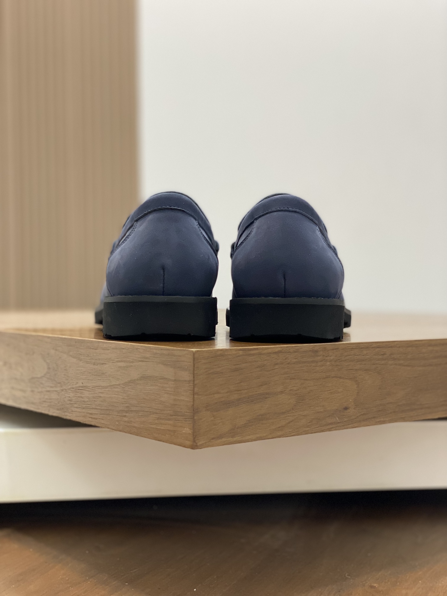 “Ferragamo Men’s Shoes: High-Quality Leather, Gold Detail, Wide Size Range (38-45)” - 图片 8