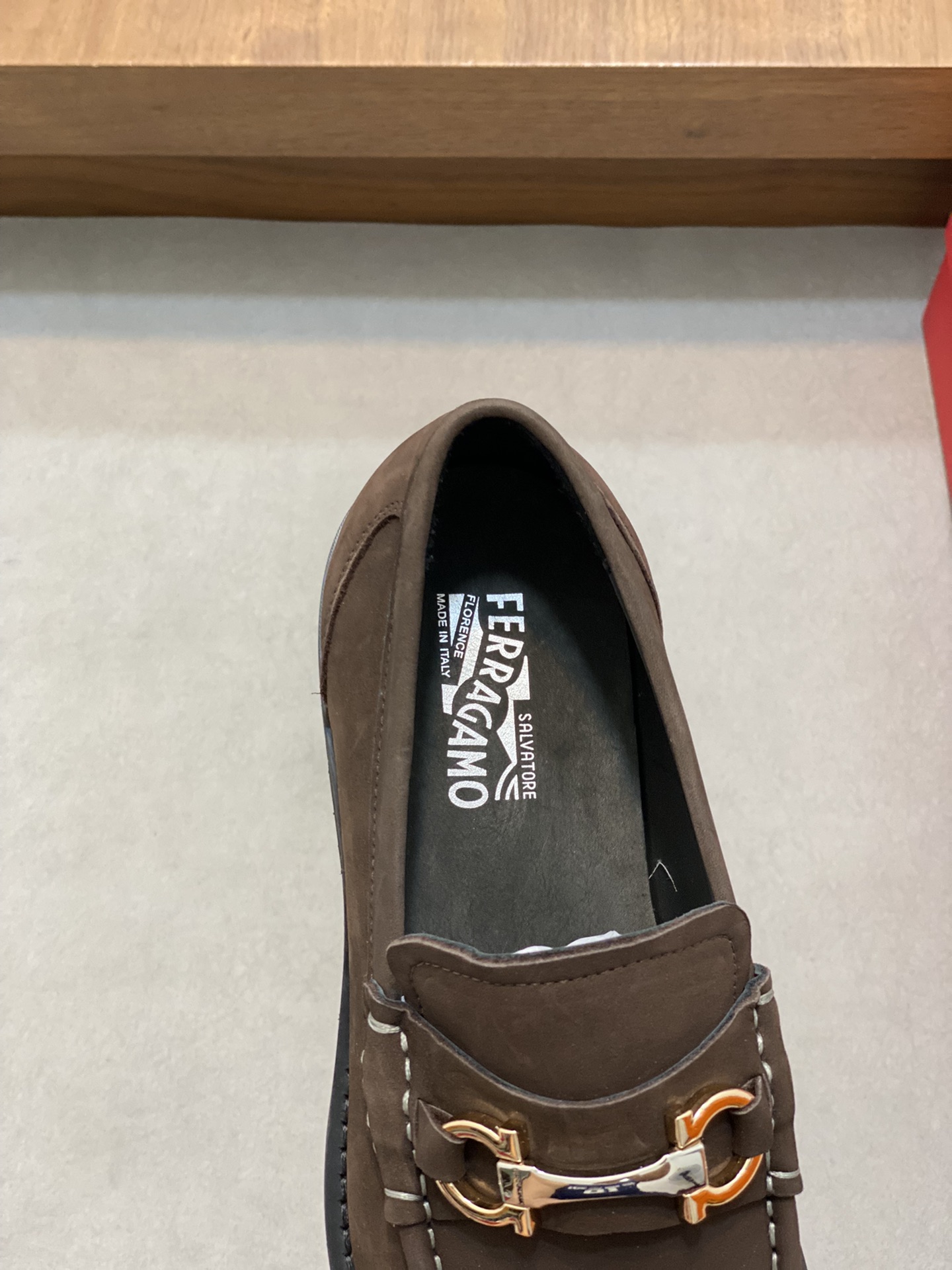 “High-Quality Ferragamo Men’s Shoes with Sandy Skin and Imported Cattle Skin” - 图片 7