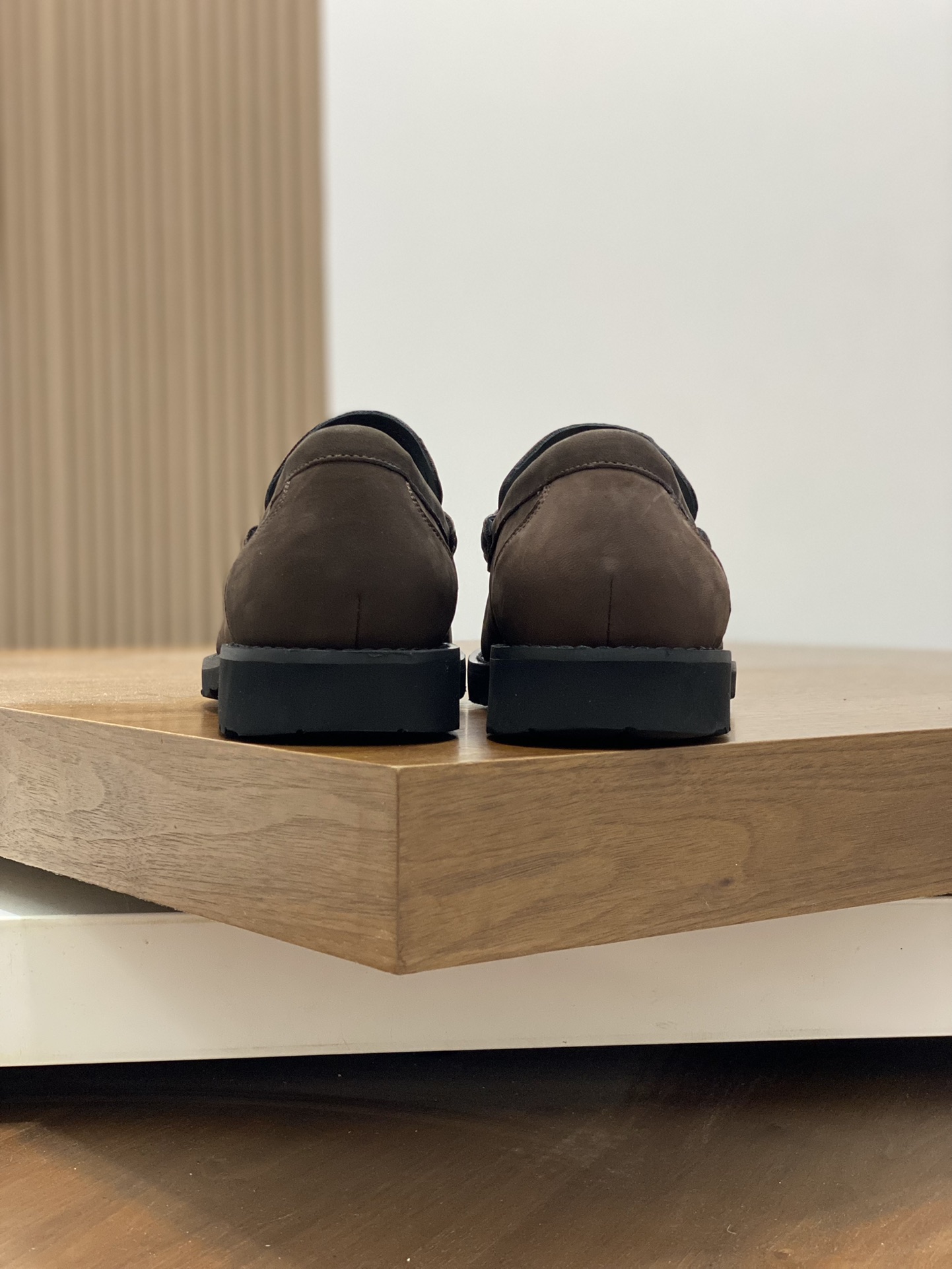 “High-Quality Ferragamo Men’s Shoes with Sandy Skin and Imported Cattle Skin” - 图片 8