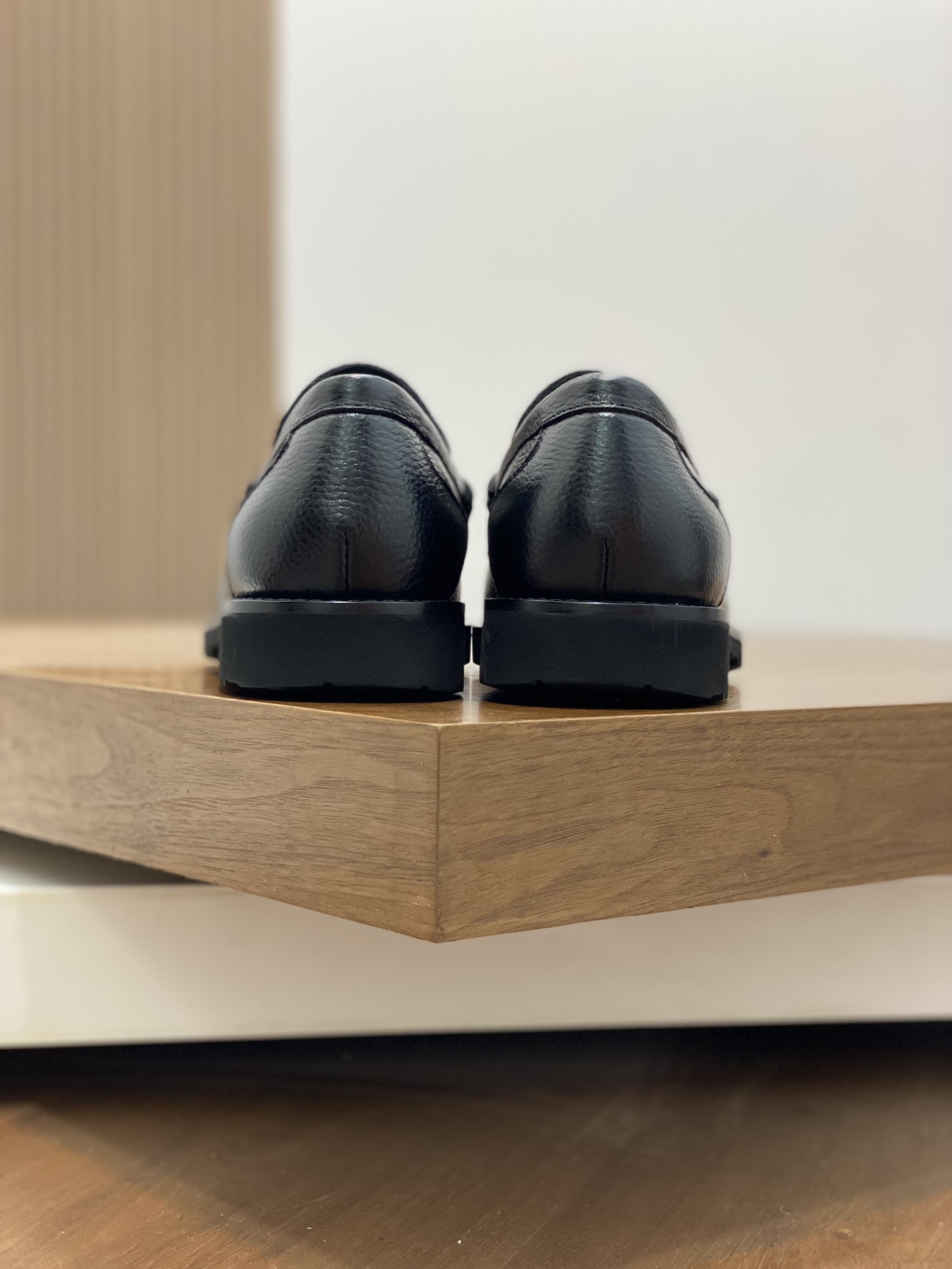 “Ferragamo Men’s Shoes: High-Quality, Top-Heavy, Imported Leather, Gold Detail, Size 38-45” - 图片 8