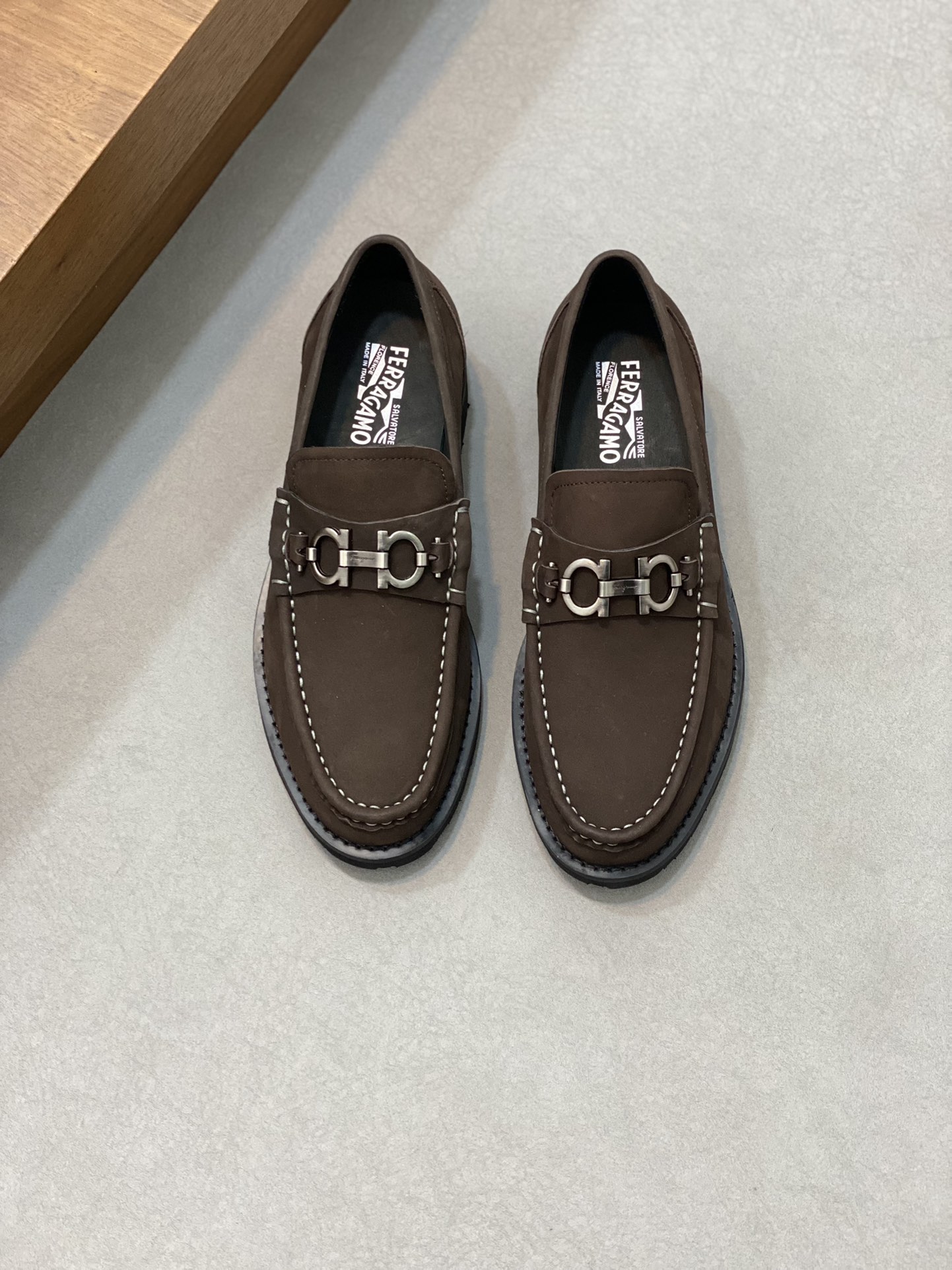 Luxury Ferragamo Men’s Shoes: High-Quality, Imported Leather, Gold Detail, Sizes 38-45