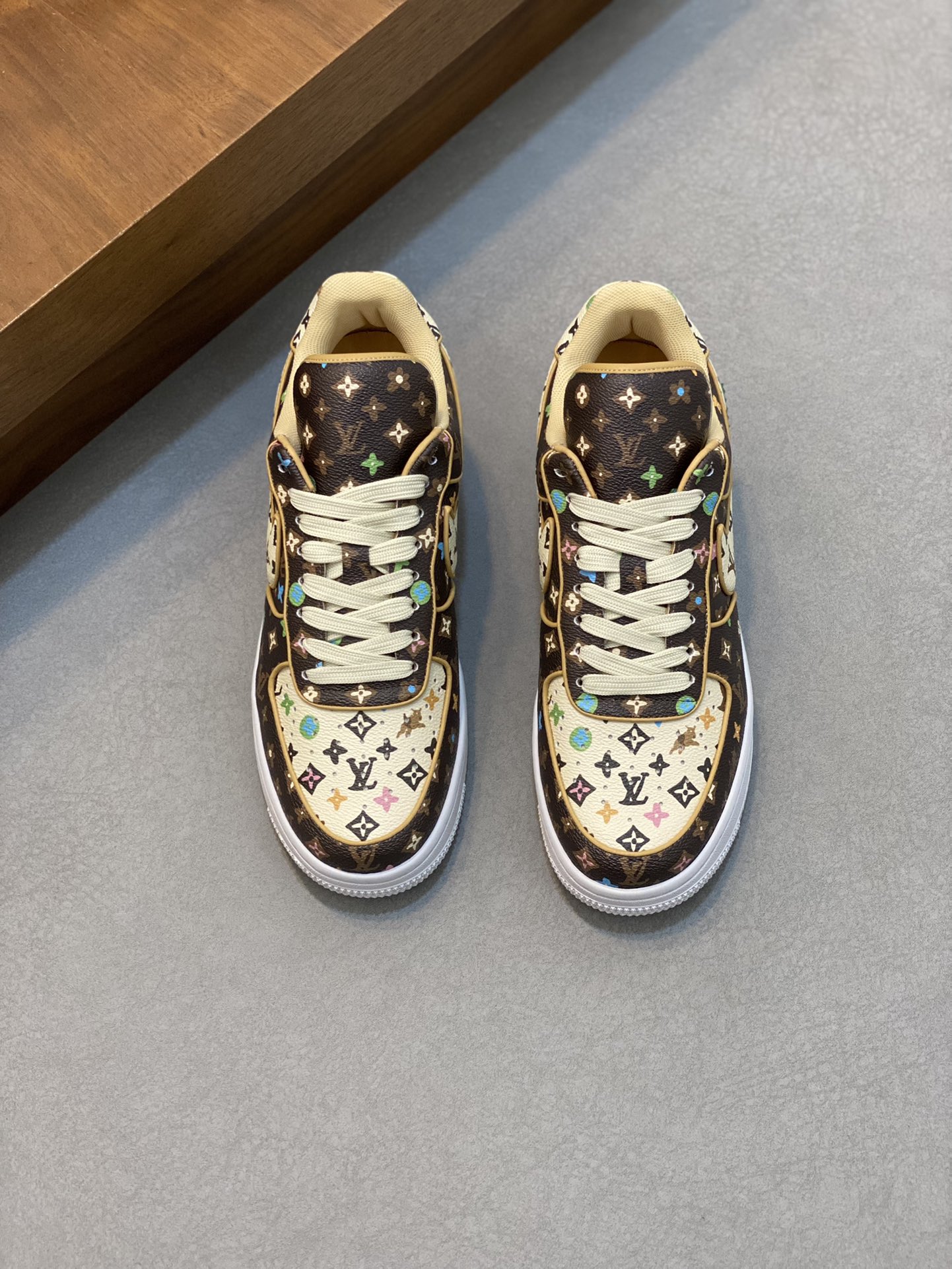 Louis Vuitton Buty sportowe Mężczyźni Skóra cielęca krowia Guma Fashion Casual