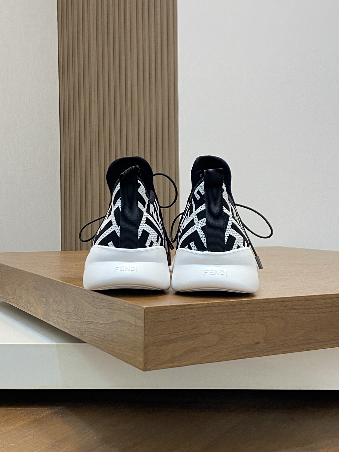 Fendi Style Leather Men's Shoes style reference detail image 8 from source 781802