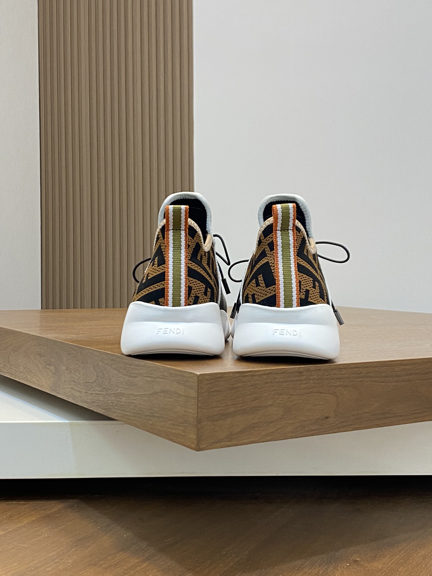 Fendi Style Leather Men's Shoes style reference detail image 8 from source 781785