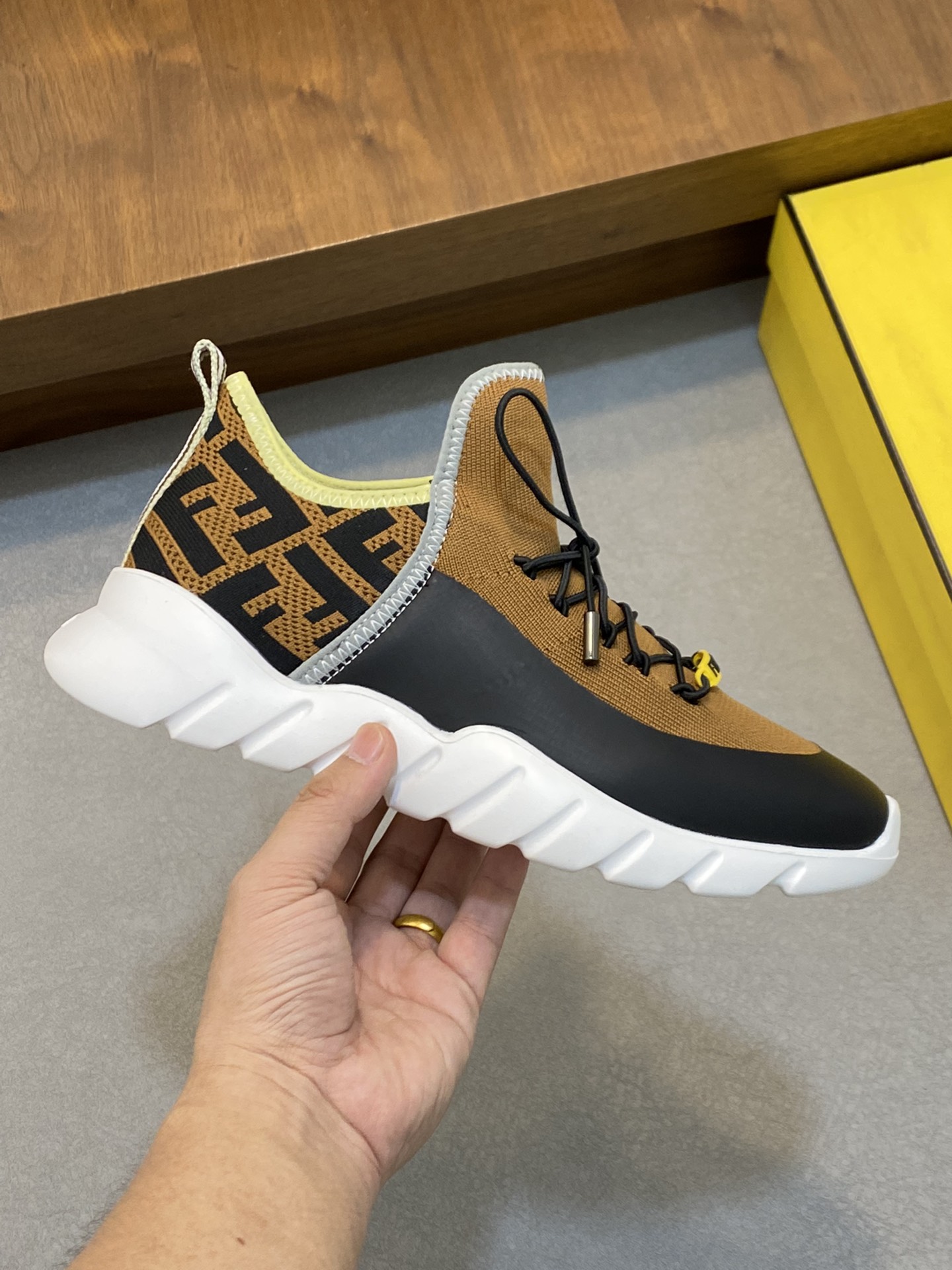 Fendi Style Leather Men's Shoes style reference detail image 4 from source 781804