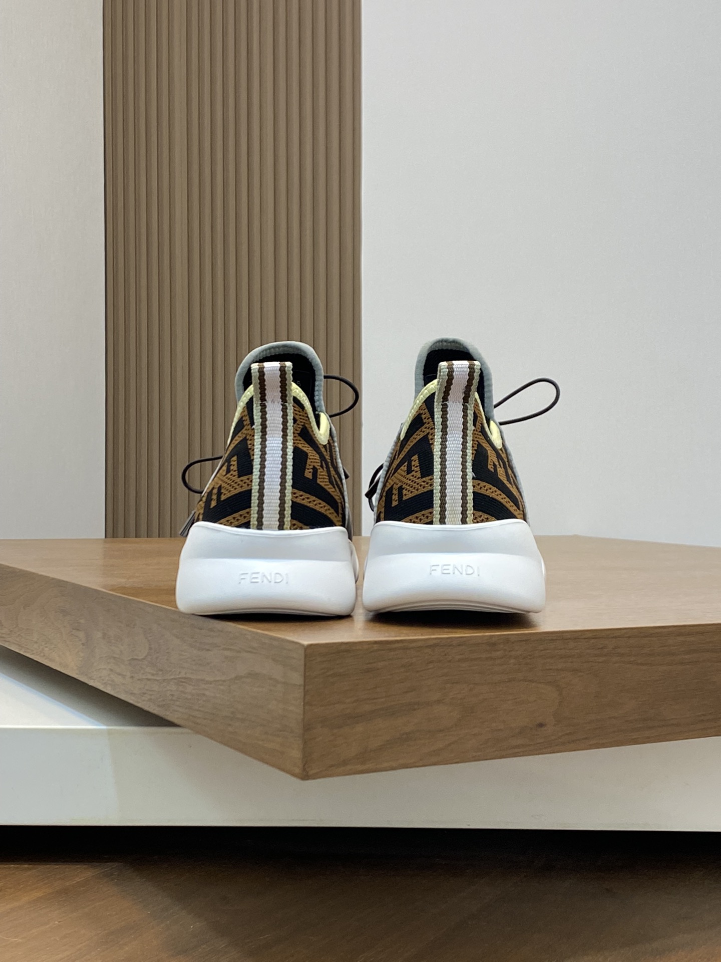 Fendi Style Leather Men's Shoes style reference detail image 8 from source 781804