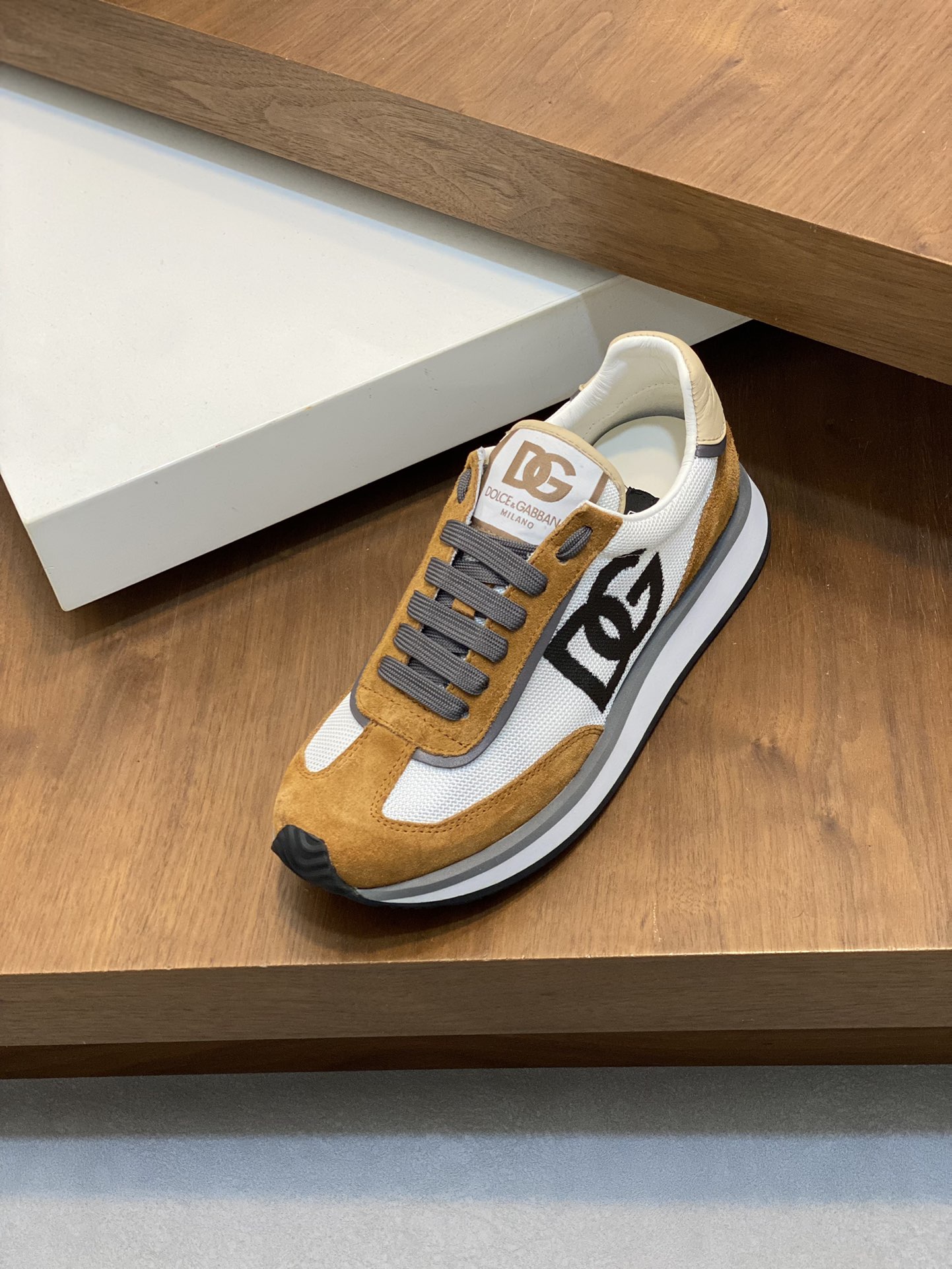 --Nuevo--Dolce&Gabbana--DG de gama alta de los hombres zapatos deportivo-casual. Mostrador superior 