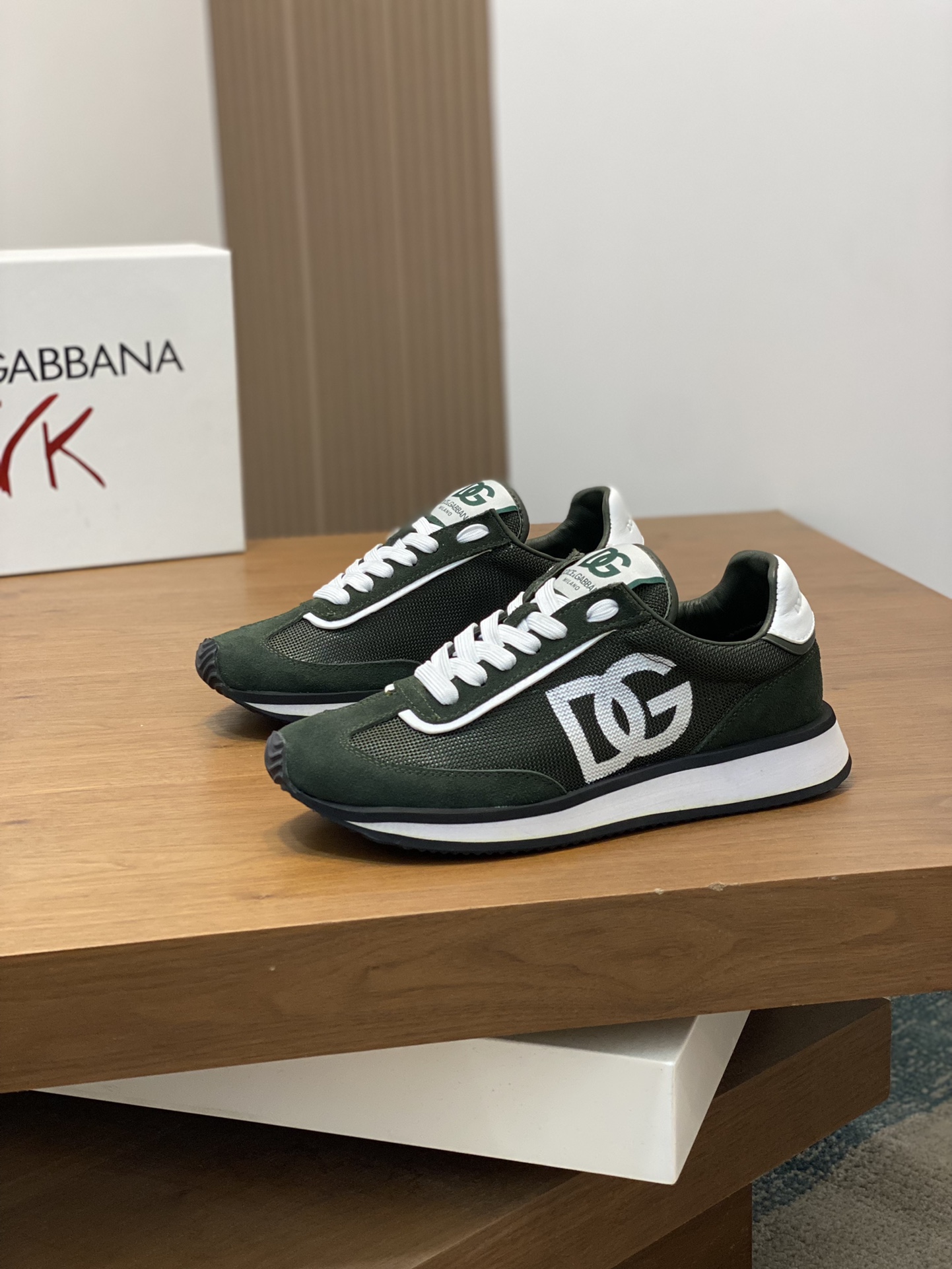 --Nuevo--Dolce&Gabbana--DG de gama alta de los hombres zapatos deportivo-casual. Mostrador superior 