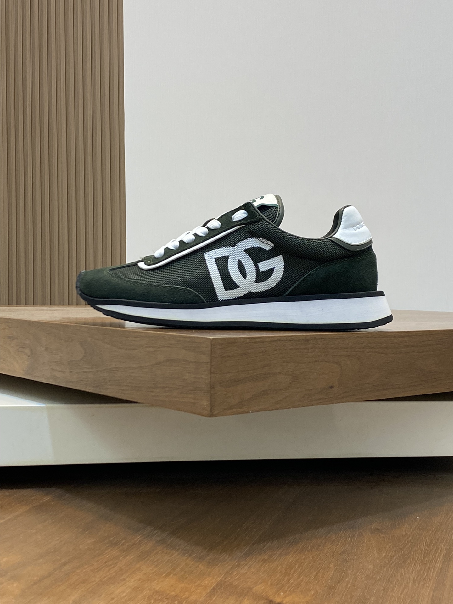 --Nuevo--Dolce&Gabbana--DG de gama alta de los hombres zapatos deportivo-casual. Mostrador superior 