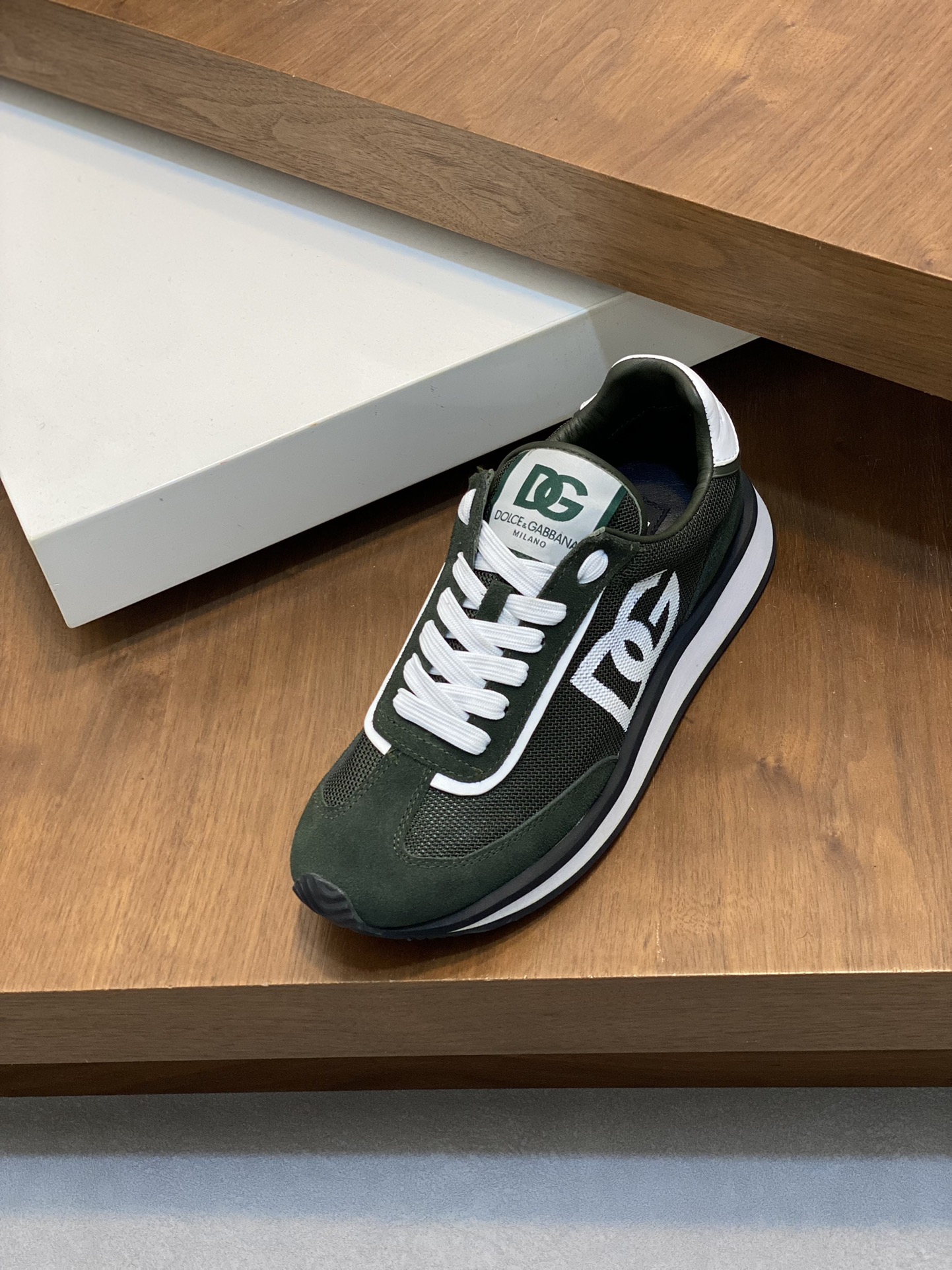 --Nuevo--Dolce&Gabbana--DG de gama alta de los hombres zapatos deportivo-casual. Mostrador superior 