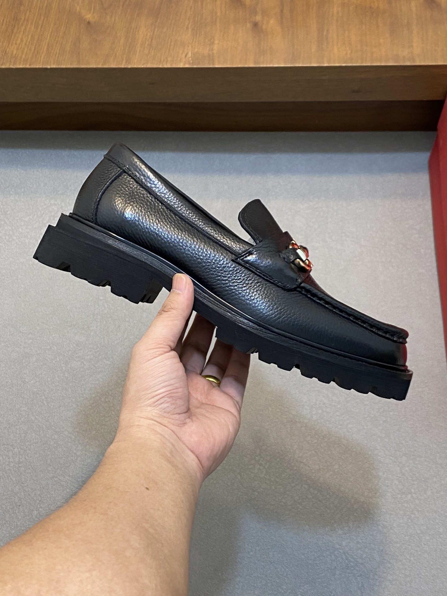 [Ferragamo] zapatos de los hombres, de alta calidad, los bienes de primera, parte superior de cuero 