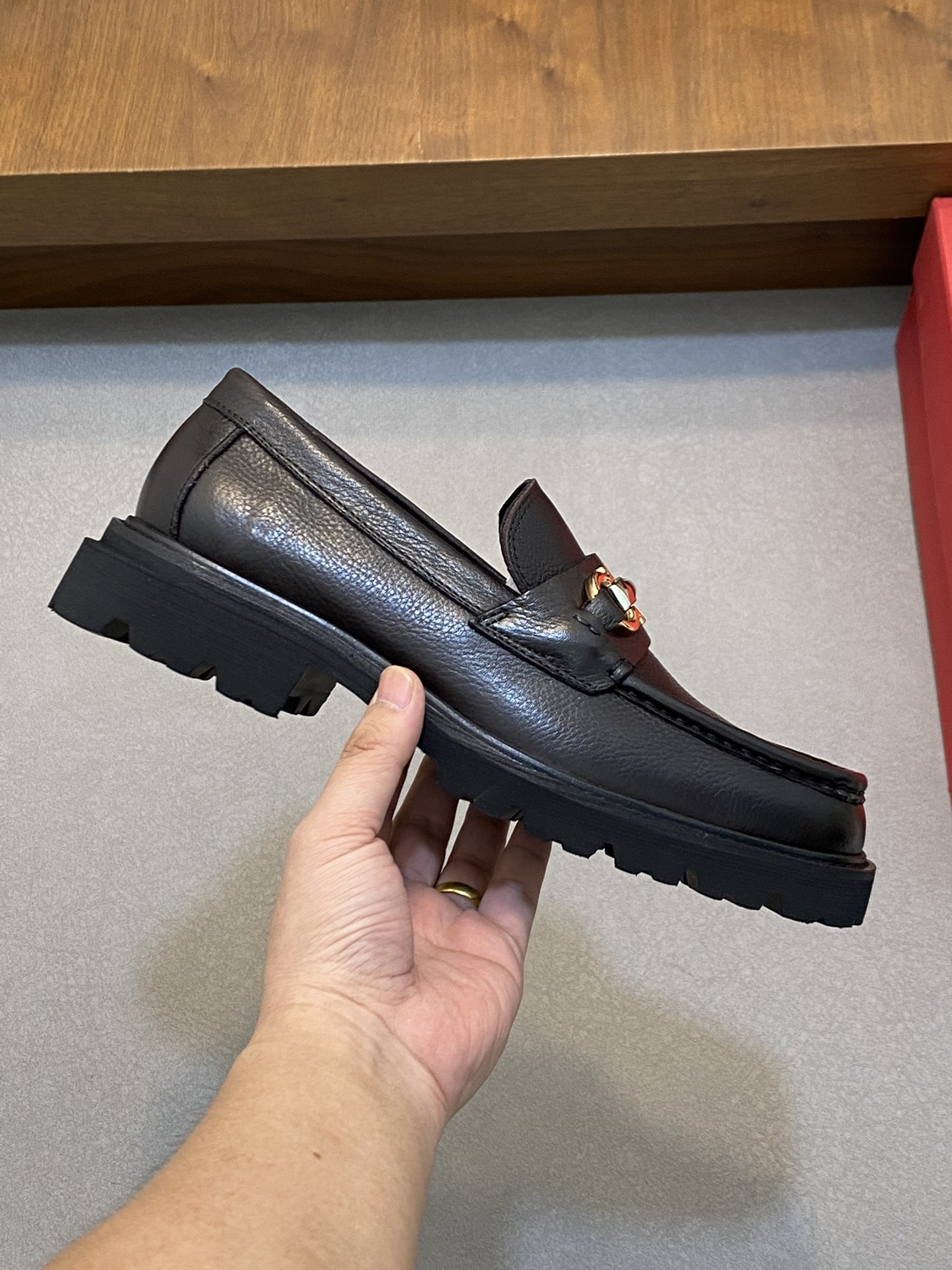 [Ferragamo] zapatos de los hombres, de alta calidad, los bienes de primera, parte superior de cuero 