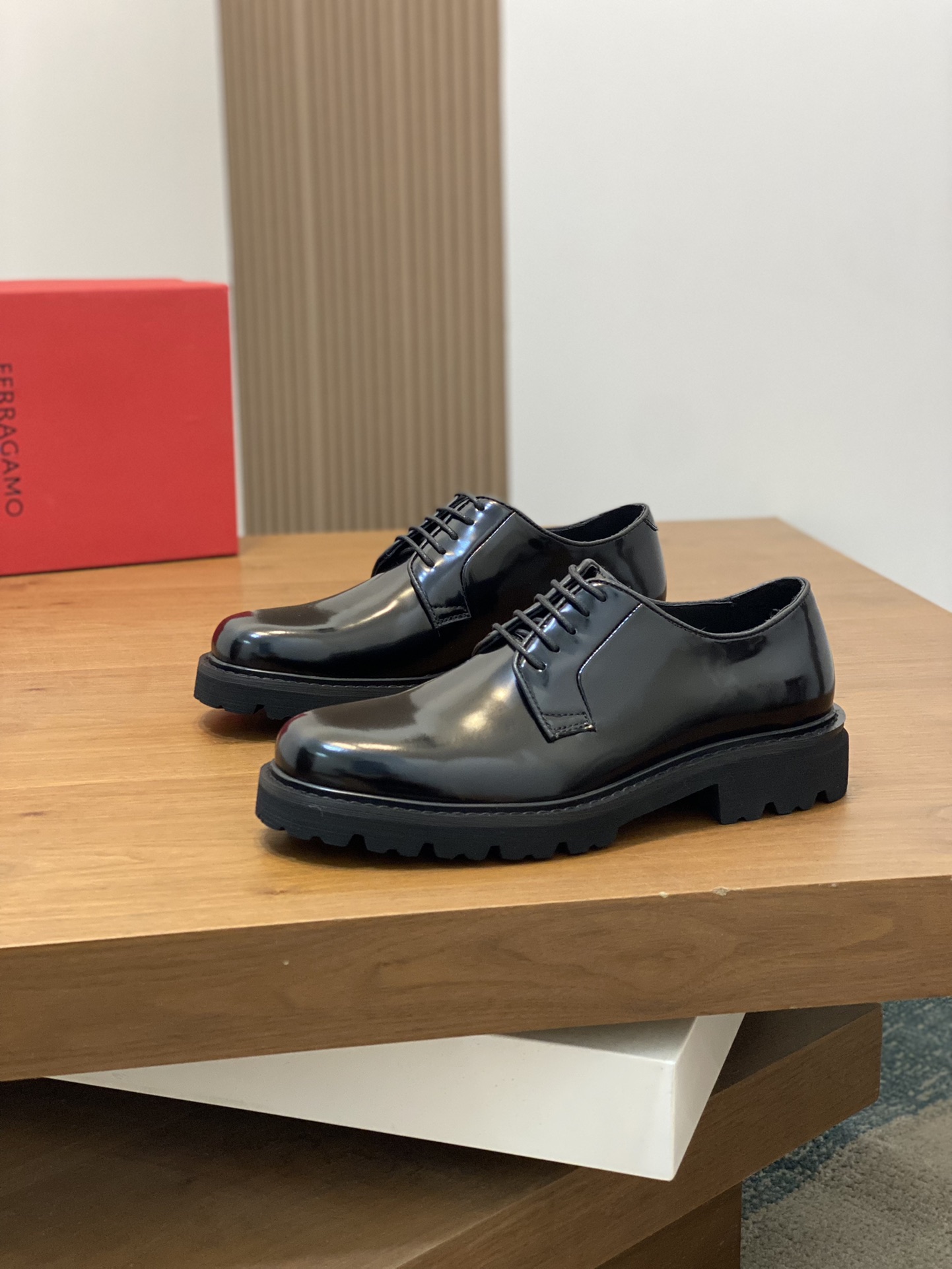 [Ferragamo] zapatos de hombre, de alta calidad, artículos de primera, parte superior de piel de vaca
