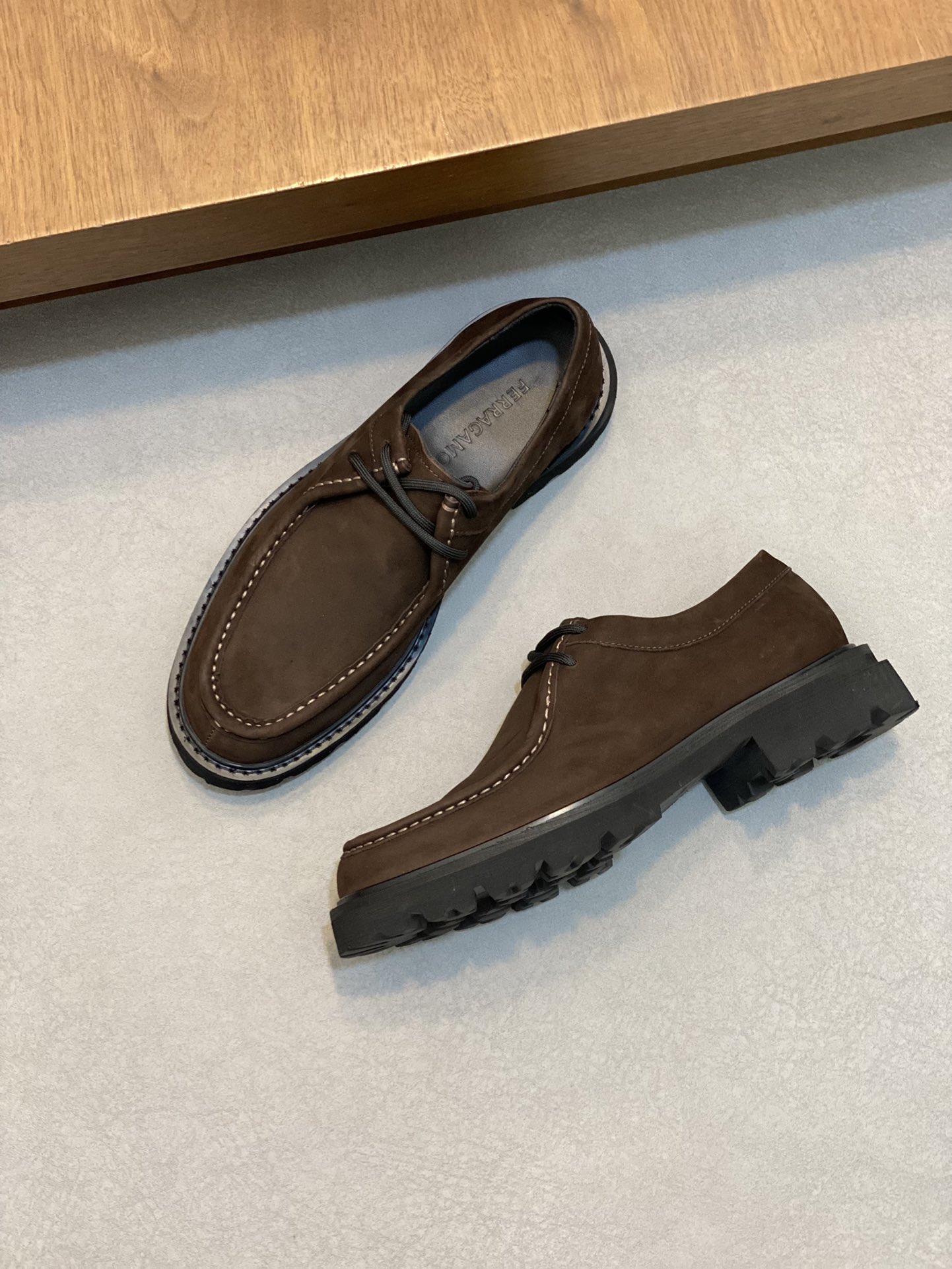 [Ferragamo] zapatos de hombre, de alta calidad, artículos de primera, parte superior de piel de vaca