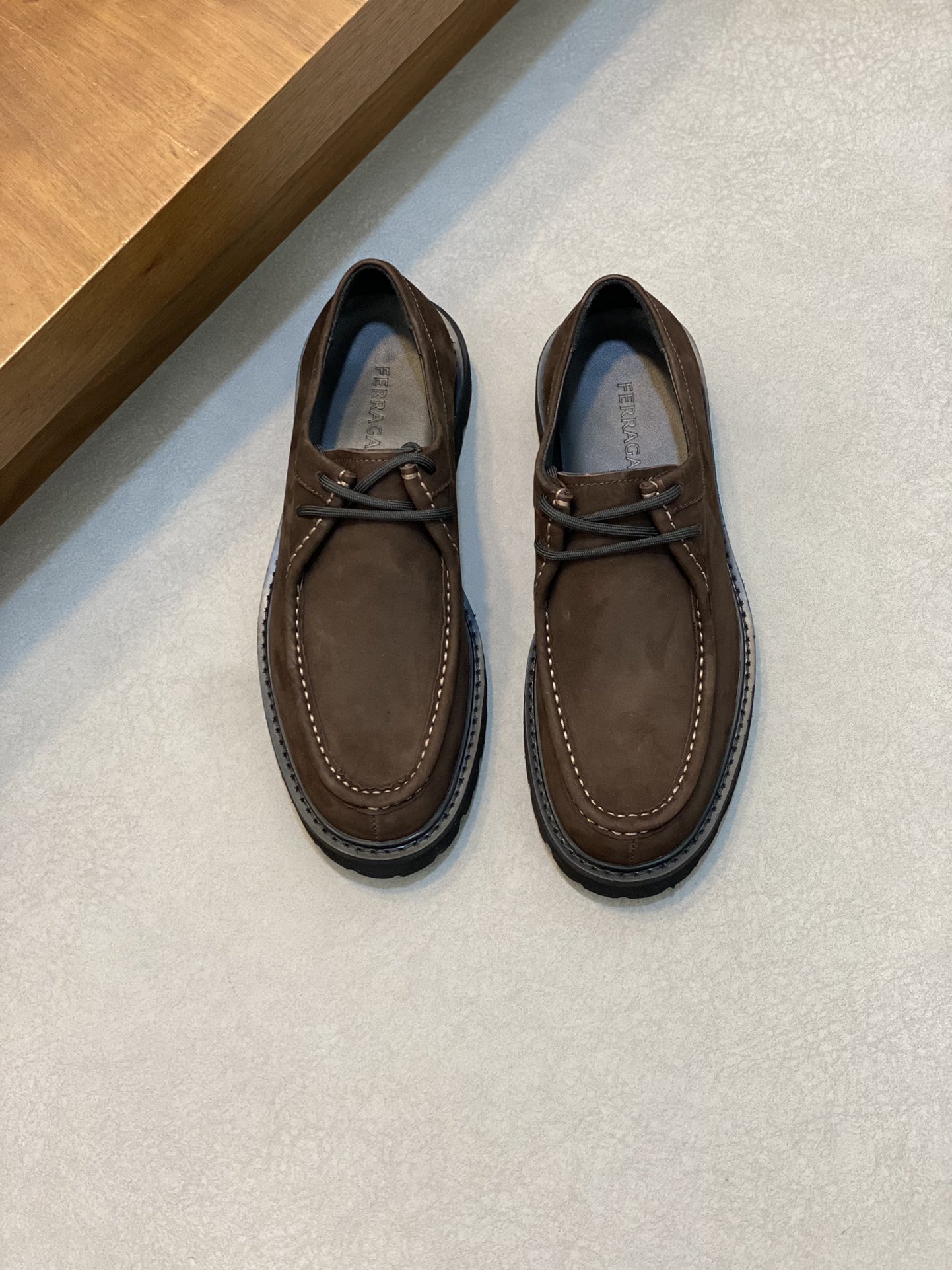 [Ferragamo] zapatos de hombre, de alta calidad, artículos de primera, parte superior de piel de vaca