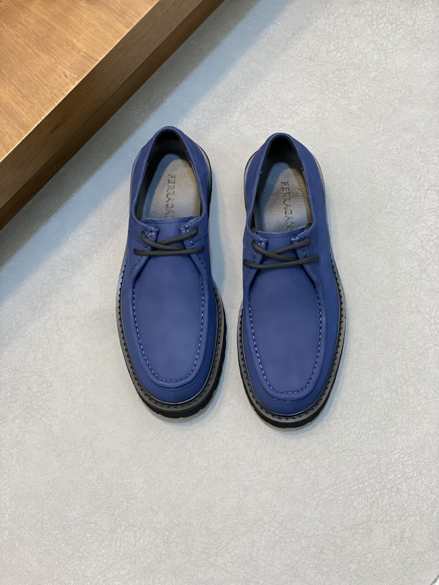 [Ferragamo] zapatos de hombre, de alta calidad, artículos de primera, parte superior de piel de vaca