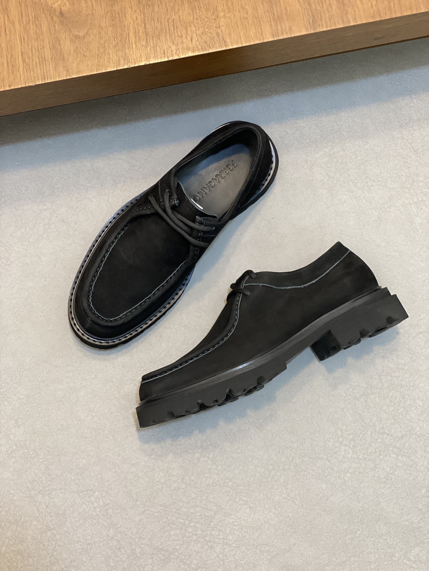 [Ferragamo] zapatos de hombre, de alta calidad, artículos de primera, parte superior de piel de vaca