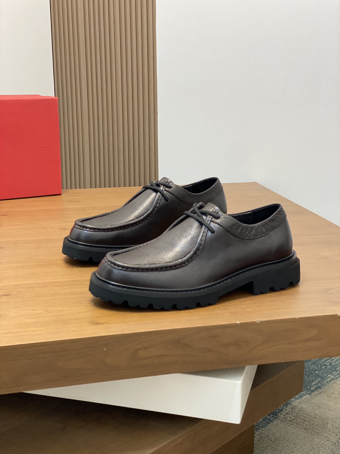[Ferragamo] zapatos de hombre, de alta calidad, artículos de primera, parte superior de piel de vaca