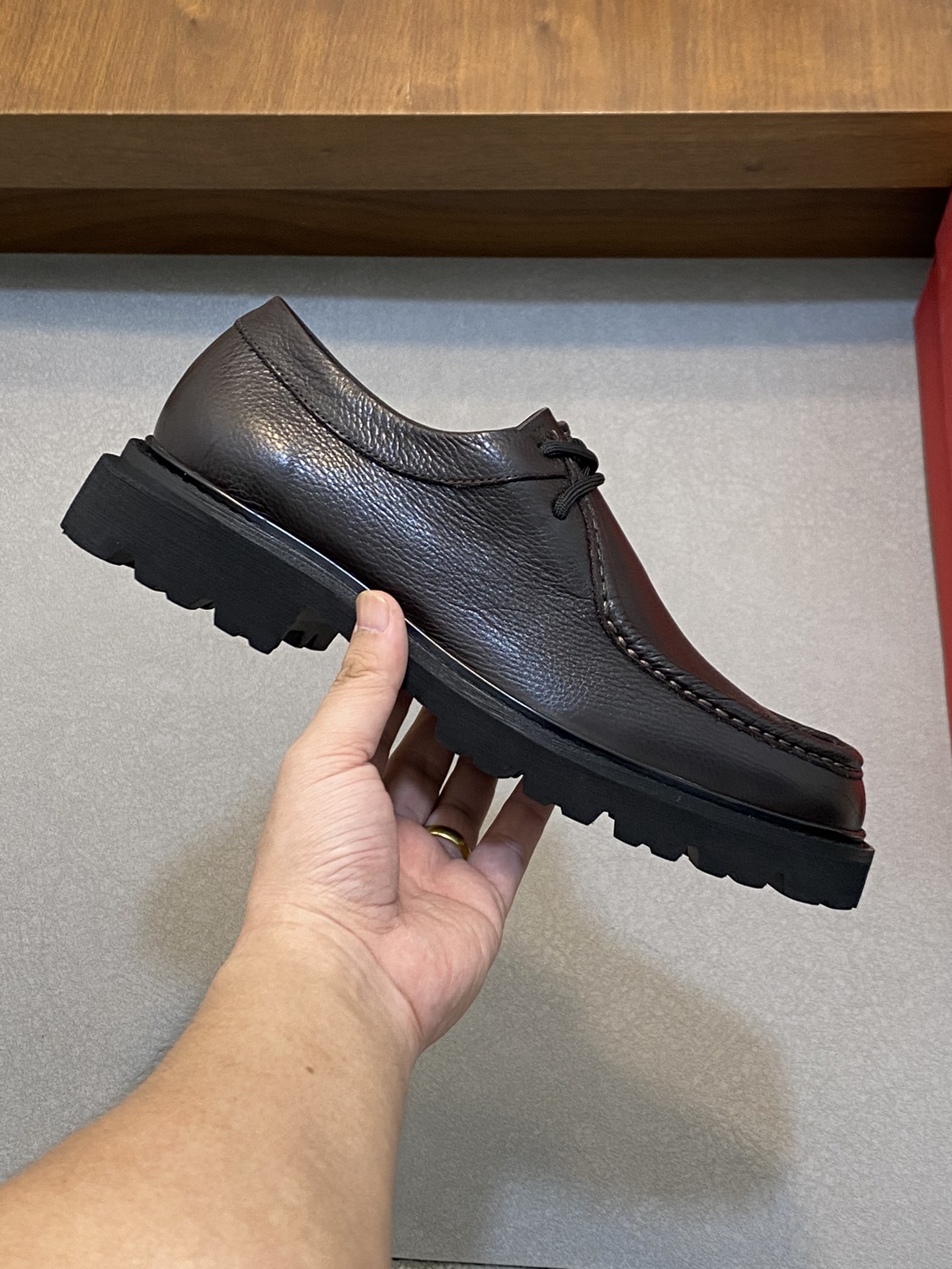 [Ferragamo] zapatos de hombre, de alta calidad, artículos de primera, parte superior de piel de vaca