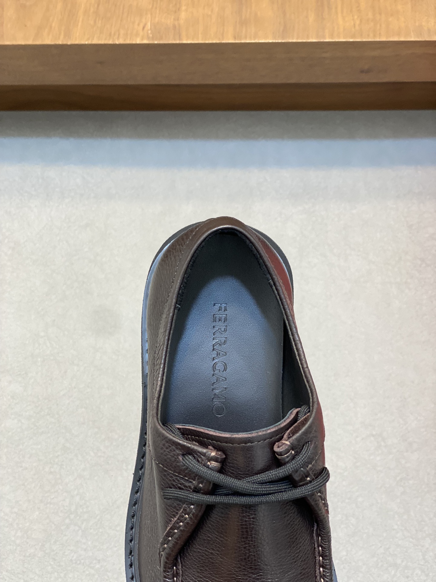 [Ferragamo] zapatos de hombre, de alta calidad, artículos de primera, parte superior de piel de vaca