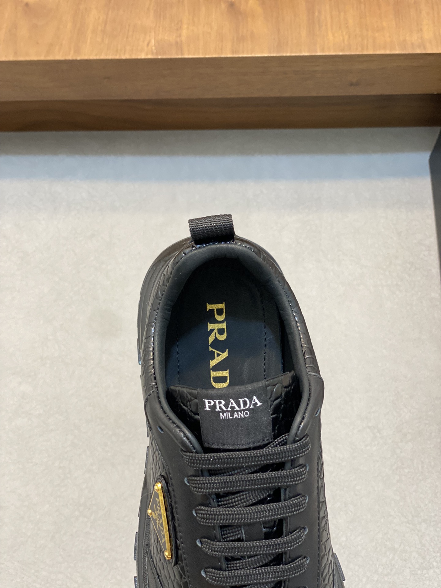 [PRADA] Prada - Calidad de gama alta Original único - Parte superior: cuero de becerro de Napa impor