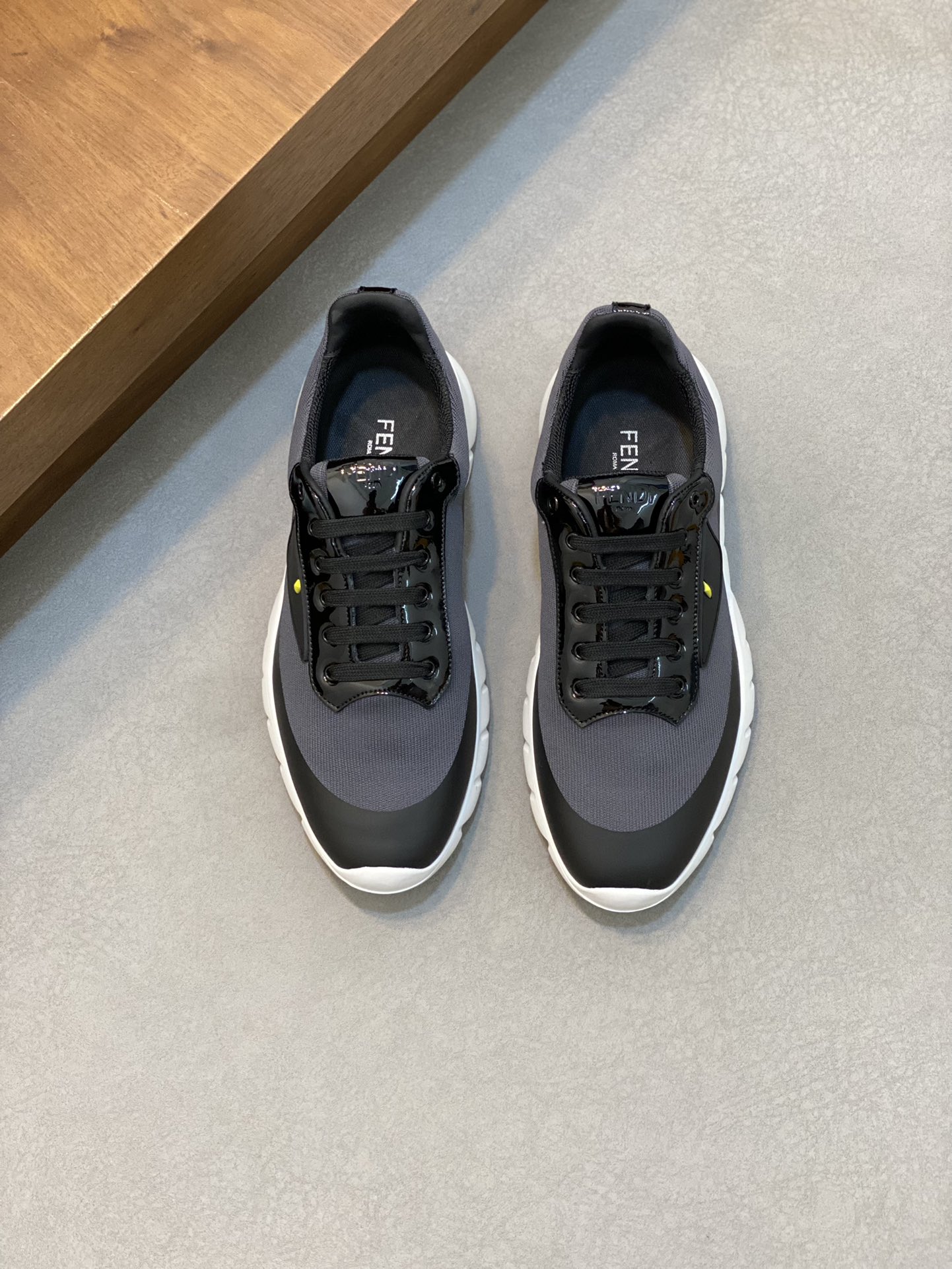 NO:283071,Dongguan. Purchase grade (Fendi FENDI) Street Fried Street Monster Popular Popular Counter New Original Configuration, Italian imported original fly weaving fabric, high-quality printing technology, imported water dyed cowhide and breathable mesh inner lining, breathable and comfortable, original soles are specially supplied with original soles, super comfortable, original order goods are high-quality, and you can enter and exit the counter at will. Welcome to compare!  Authentic full-packaged gift boxes for counters, size 39-44 (orderable 38.45.46) Outdoor veteran drivers driving shoes, fendi, fendi, cowhide19860909东莞产.代购级 （芬迪FENDI）炸街男神小怪兽人气爆款专柜新款原厂配置,意大利进口原版飞织面料,高品质印花工艺,进口水染牛皮拼透气网纱内里,透气舒适,鞋底原厂特供原版底超级舒适,原厂跟单货高品质,可随意进出专柜,欢迎对比！ 专柜正品全套包装礼盒 码数 39-44（可订 38.45 .46） 户外老司机驾车鞋,,fendi,fendi,cowhide,Men's shoes