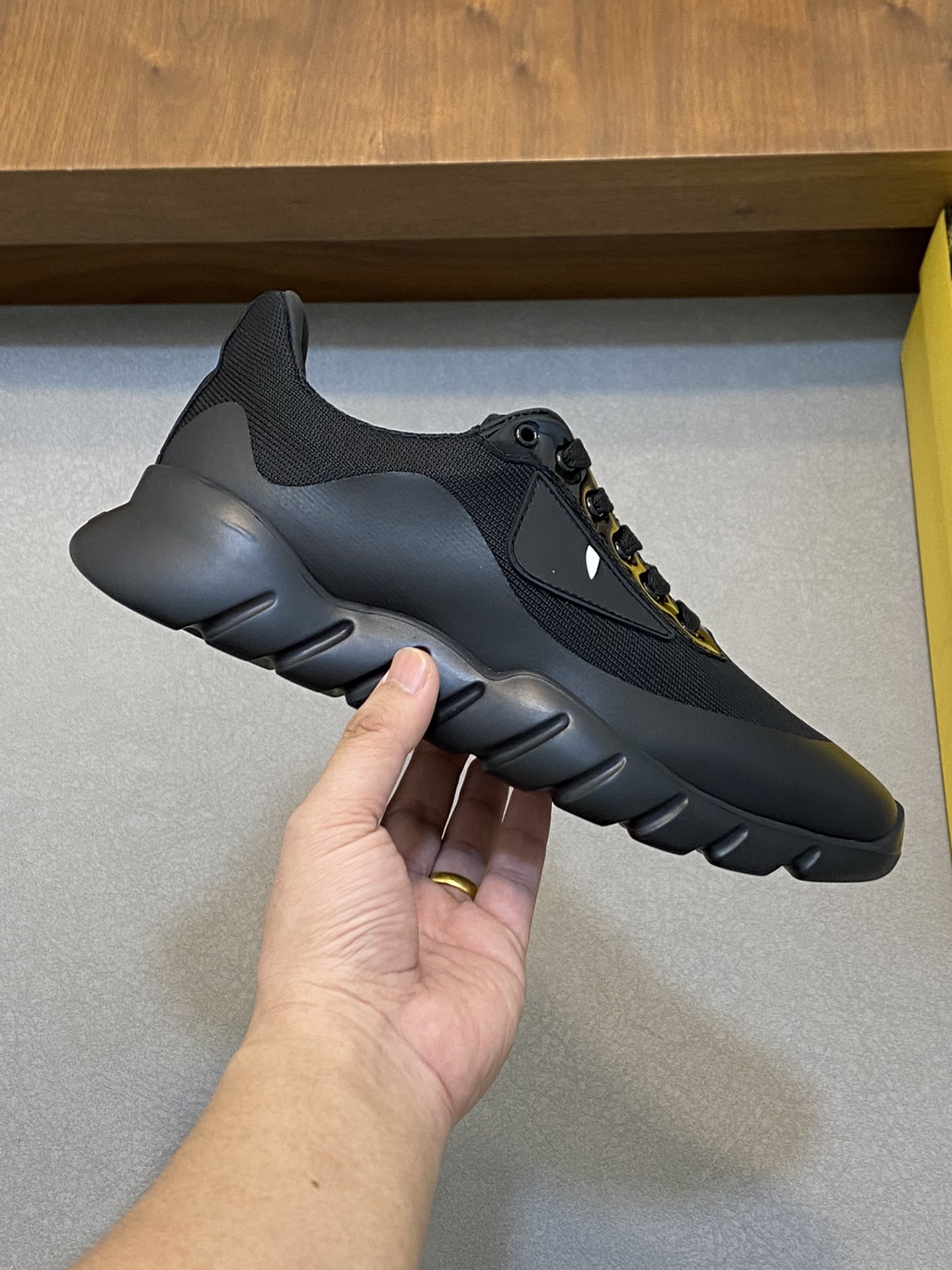 Fendi Style Leather Men's Shoes style reference detail image 4 from source 781811