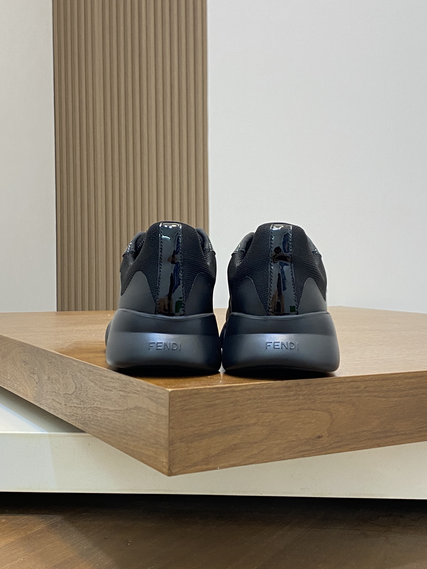 Fendi Style Leather Men's Shoes style reference detail image 8 from source 781811