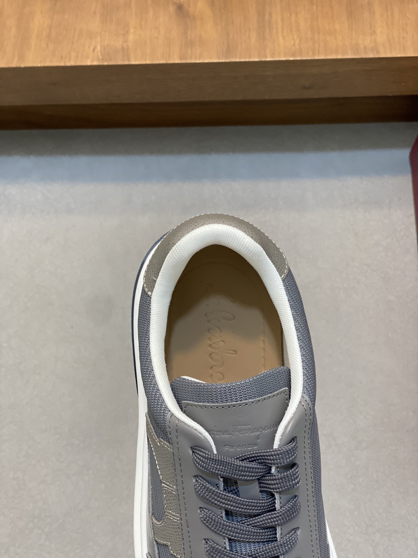 [Ferragamo] Ferragamo - Calidad de gama alta Original único - Exterior: piel de becerro Napa, tela d