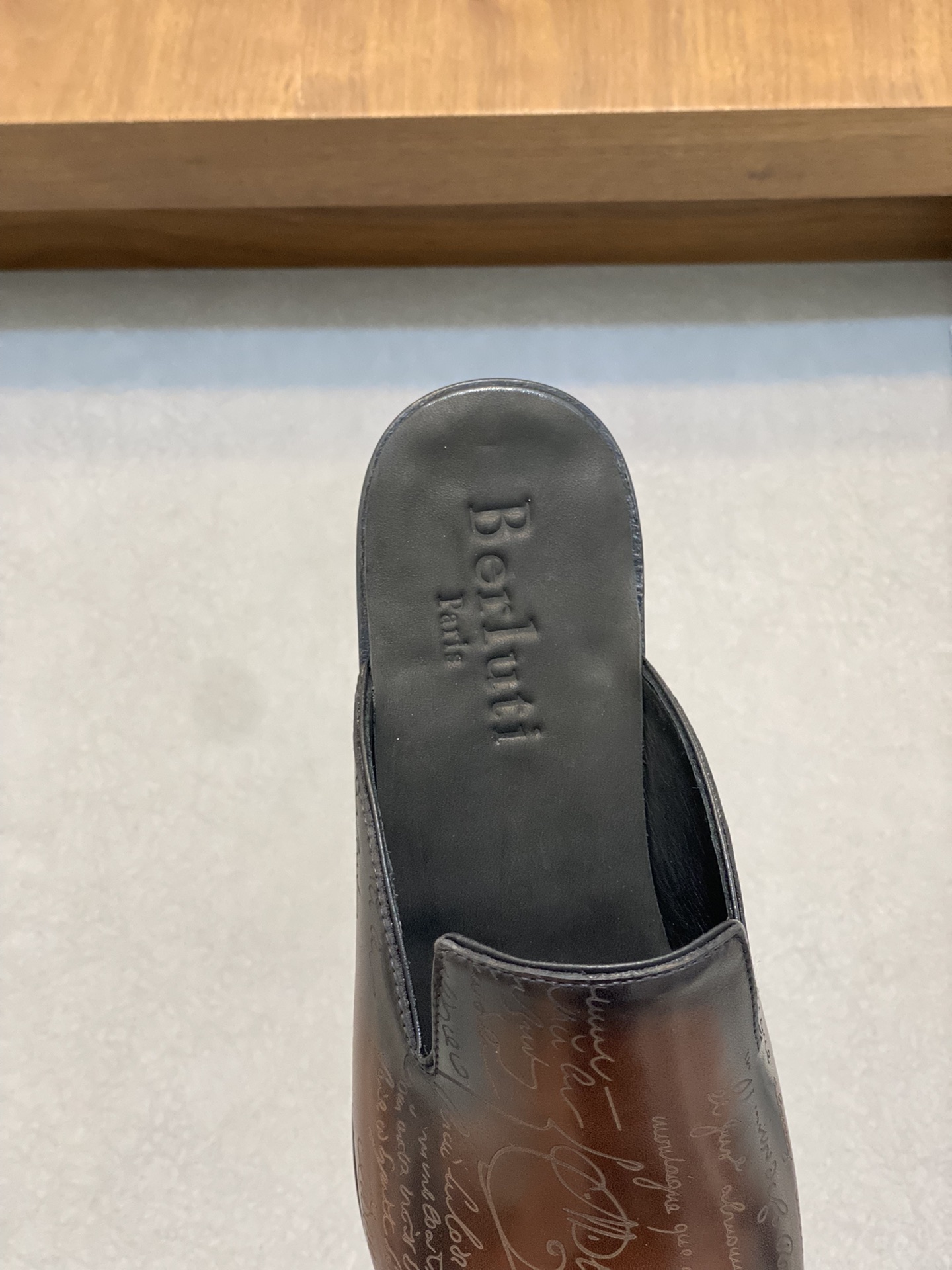Berluti/Bruti Asesinato nuevas zapatillas de estribo de los hombres de alta gama sensación de textur