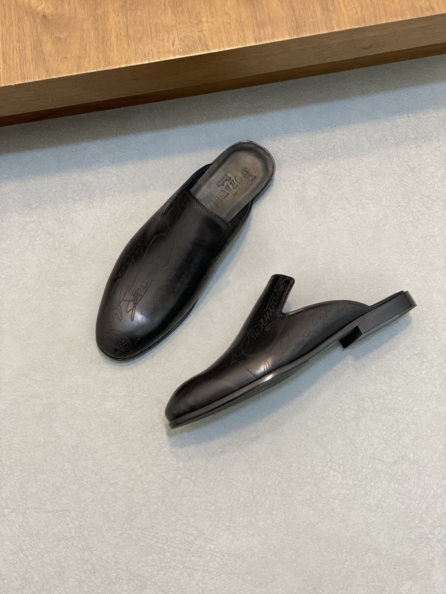 Berluti/Bruti Asesinato nuevas zapatillas de estribo de los hombres de alta gama sensación de textur