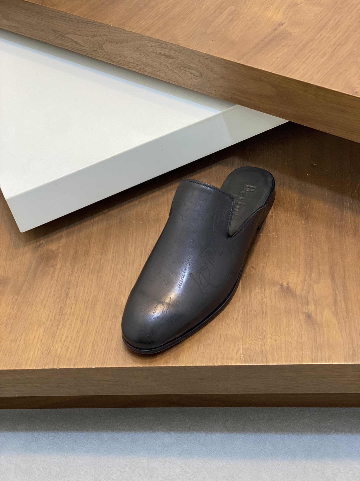 Berluti/Bruti Asesinato nuevas zapatillas de estribo de los hombres de alta gama sensación de textur