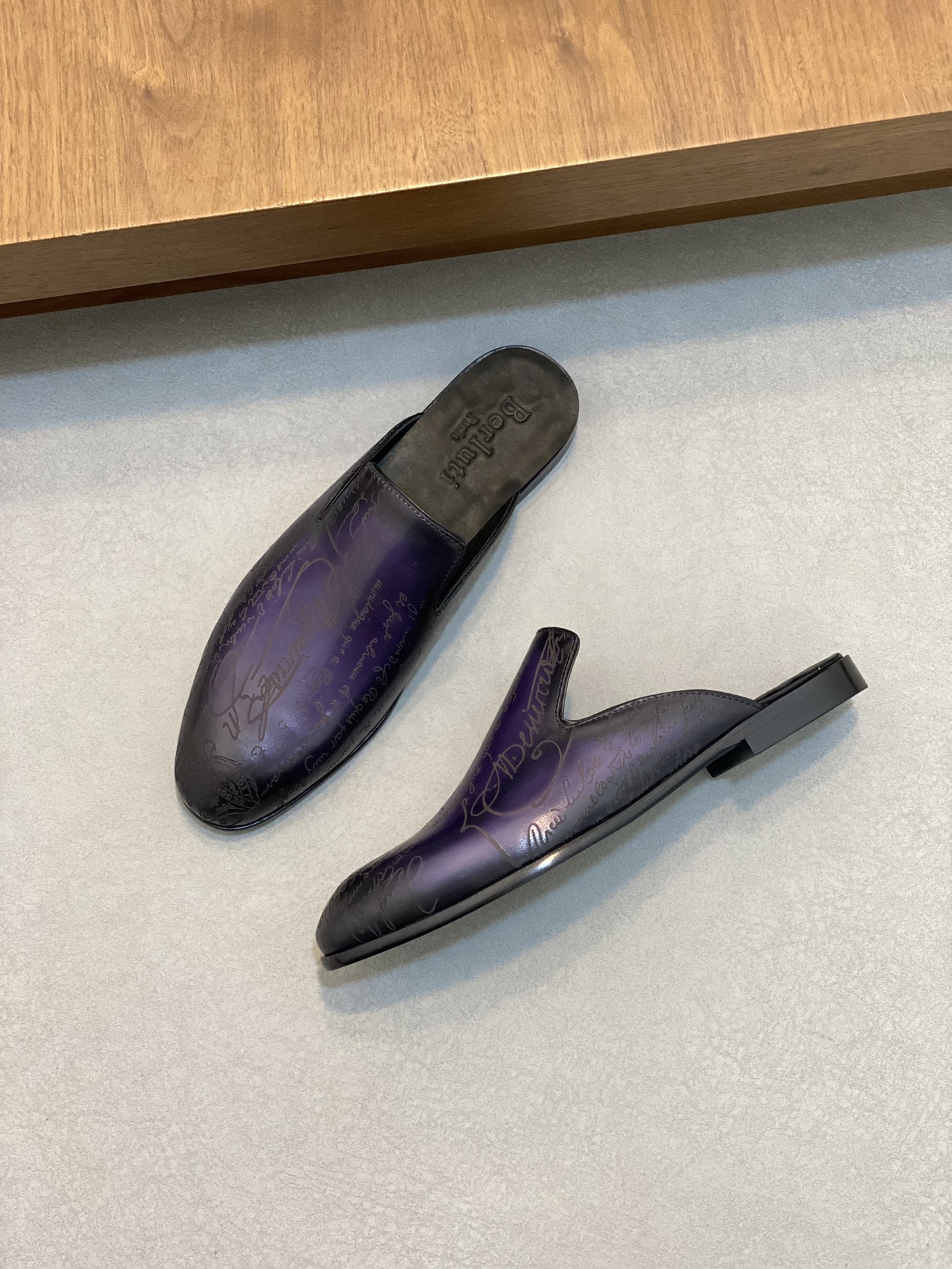 Berluti/Bruti Asesinato nuevas zapatillas de estribo de los hombres de alta gama sensación de textur