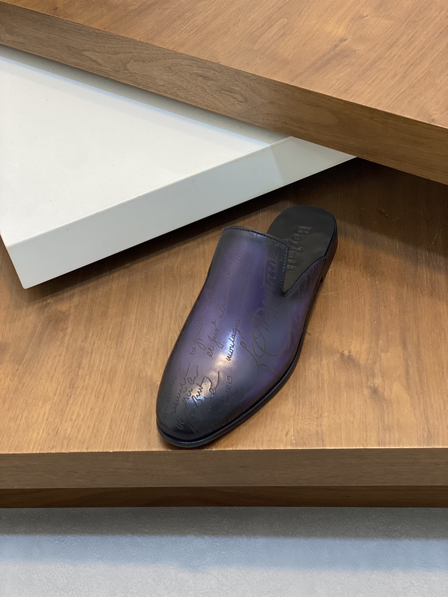 Berluti/Bruti Asesinato nuevas zapatillas de estribo de los hombres de alta gama sensación de textur