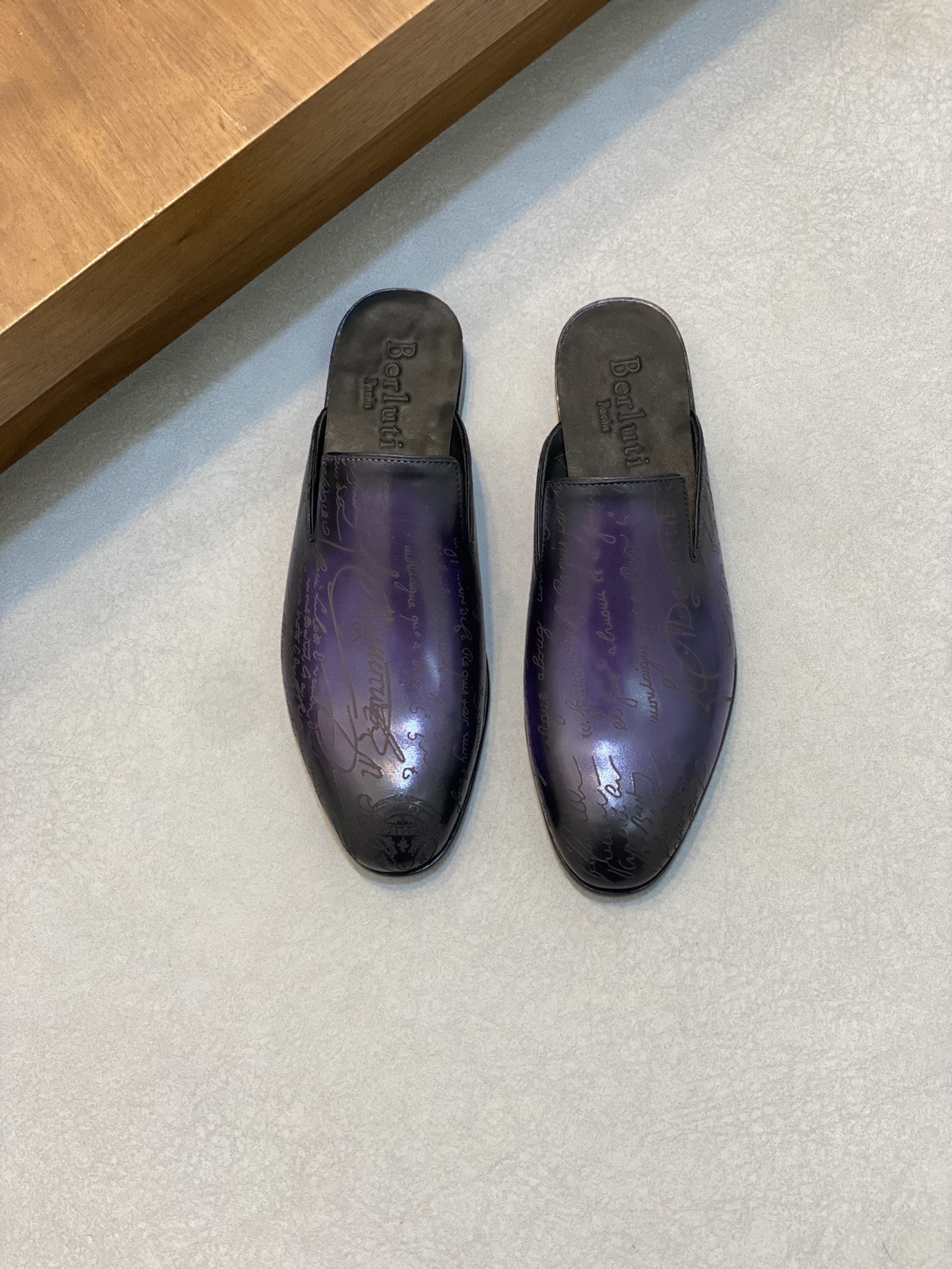 Berluti/Bruti Asesinato nuevas zapatillas de estribo de los hombres de alta gama sensación de textur