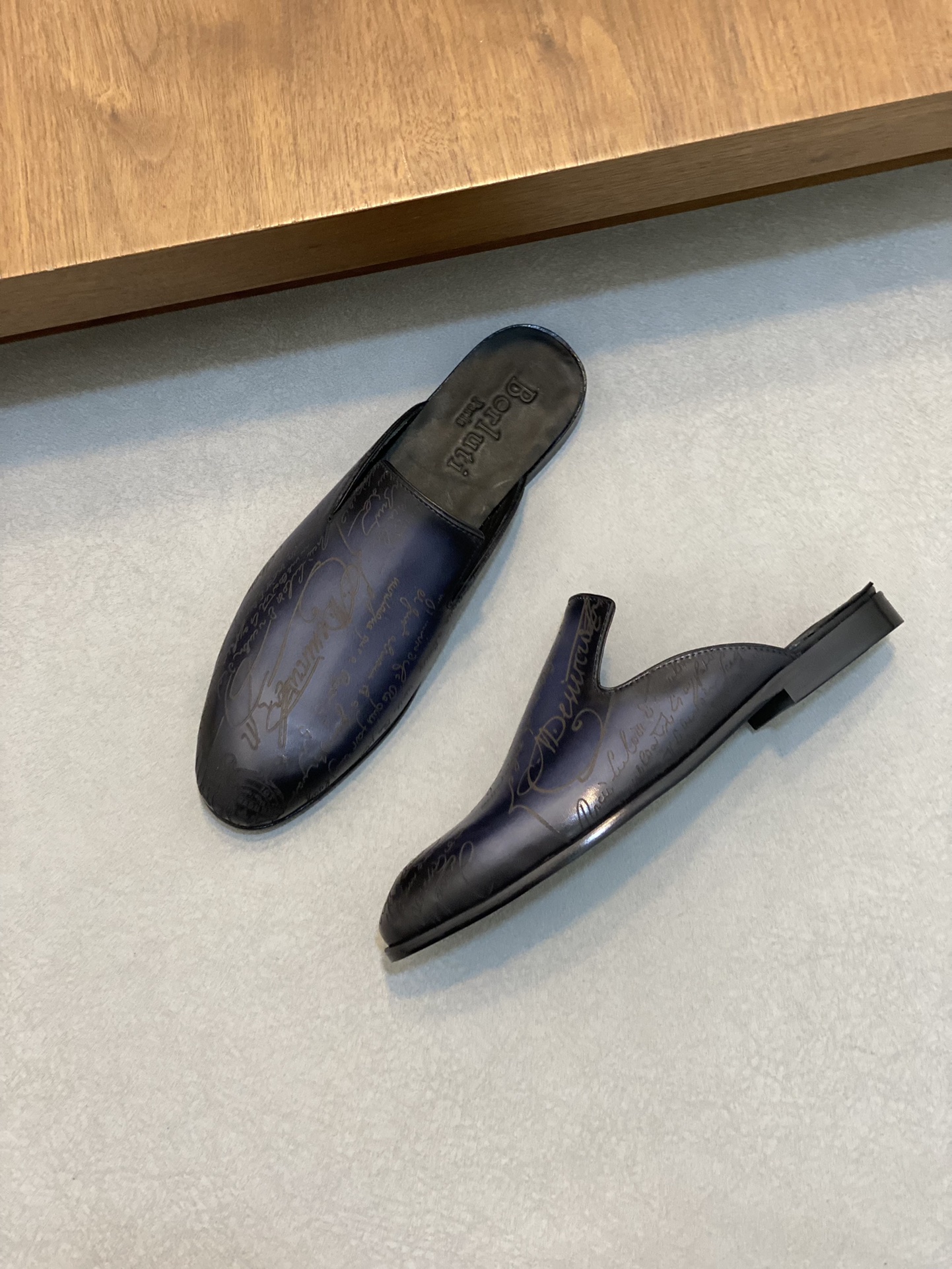 Berluti/Bruti Asesinato nuevas zapatillas de estribo de los hombres de alta gama sensación de textur