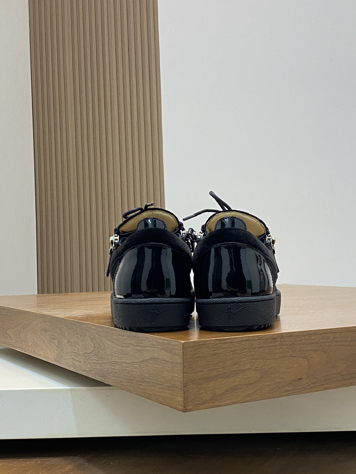 GZ Hombres Talon Print Eagle Claw SneakersEl estilo 'Talon' de los hombres ha sido rediseñado con 'B